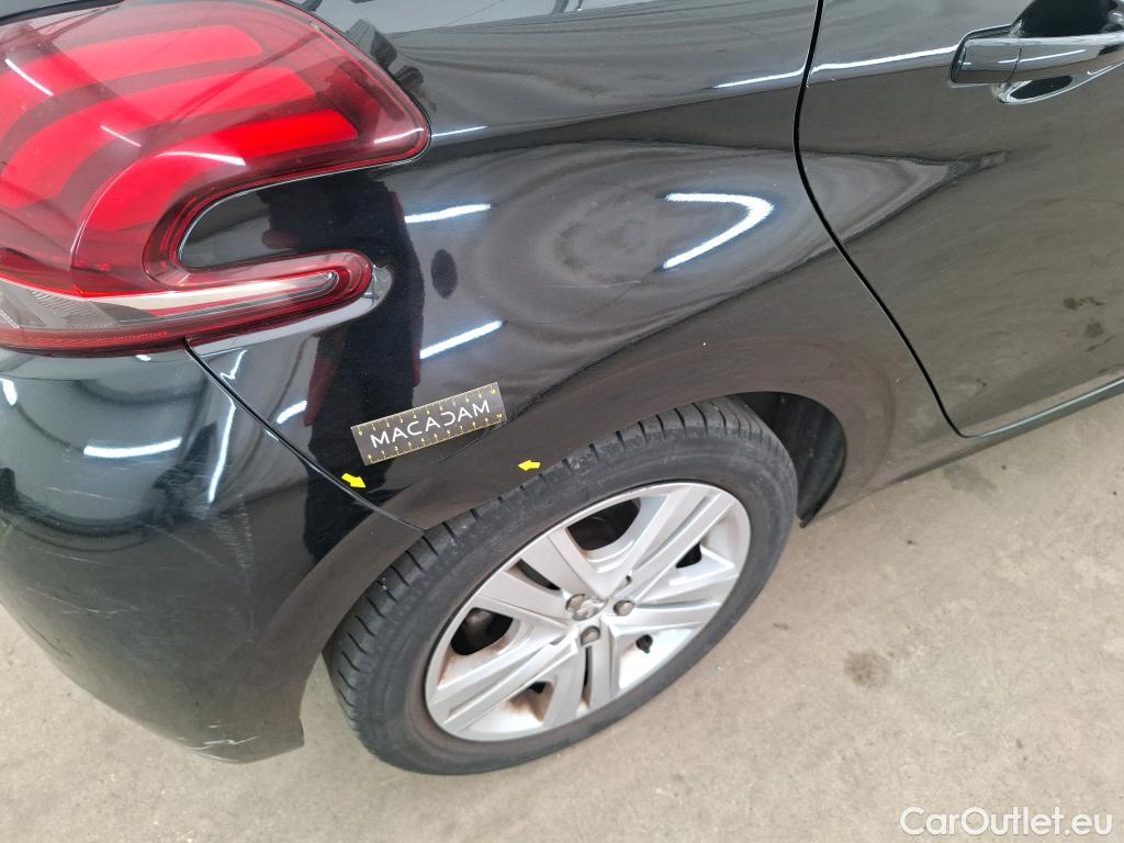  Peugeot  208  Allure Business 1.2 PureTech 110CV BVM6 E6dT #1
