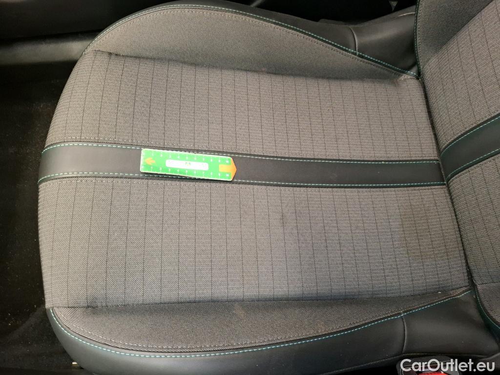  Peugeot  2008  Allure Pack 1.2 PureTech 130CV BVA8 E6d #22