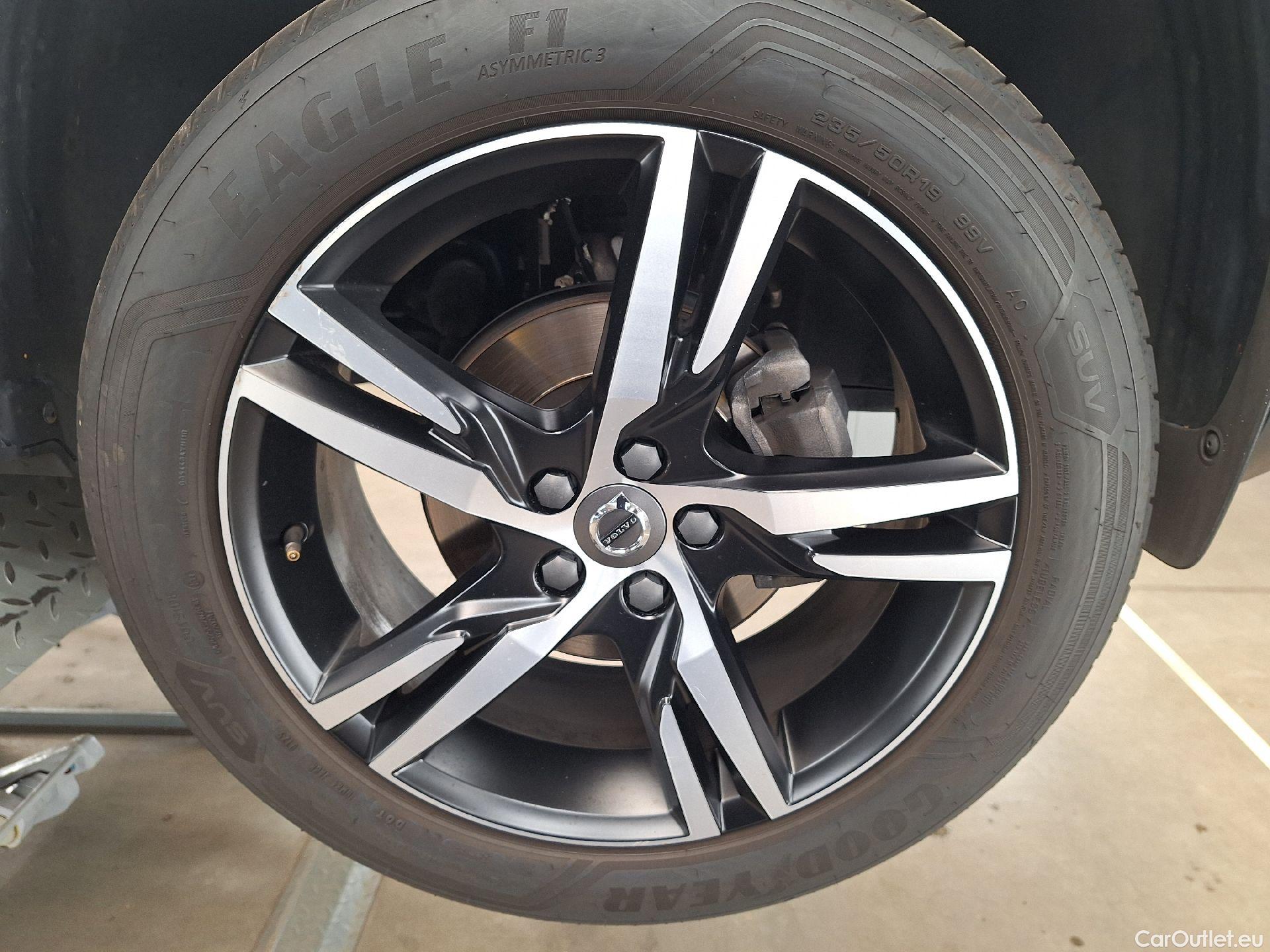  Volvo  XC 40 Volvo, XC40 '17, Volvo XC40 T3 R-Design Aut. 5d #5