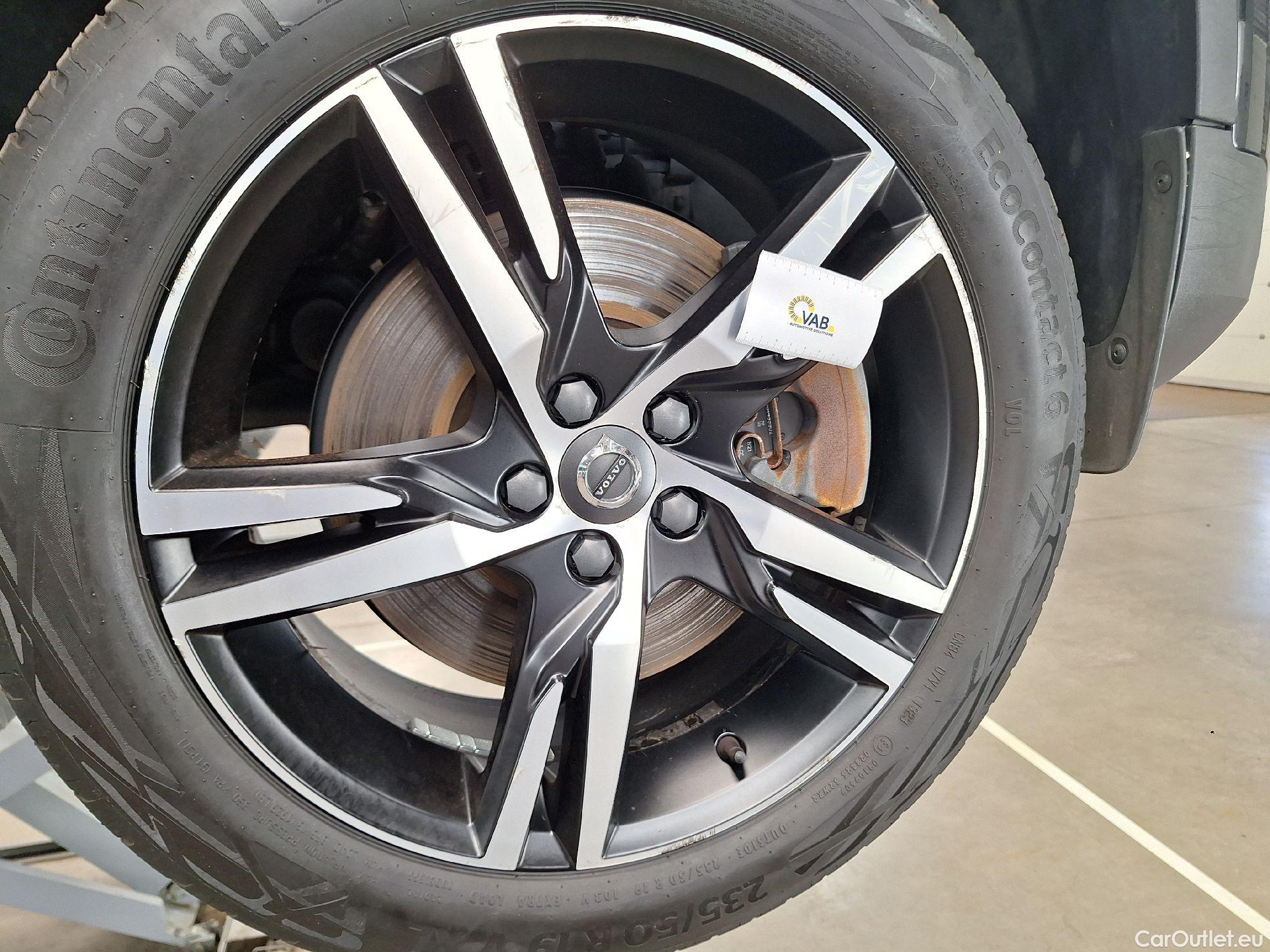  Volvo  XC 40 Volvo, XC40 '17, Volvo XC40 T5 Recharge Geartronic R-Design 5d #54
