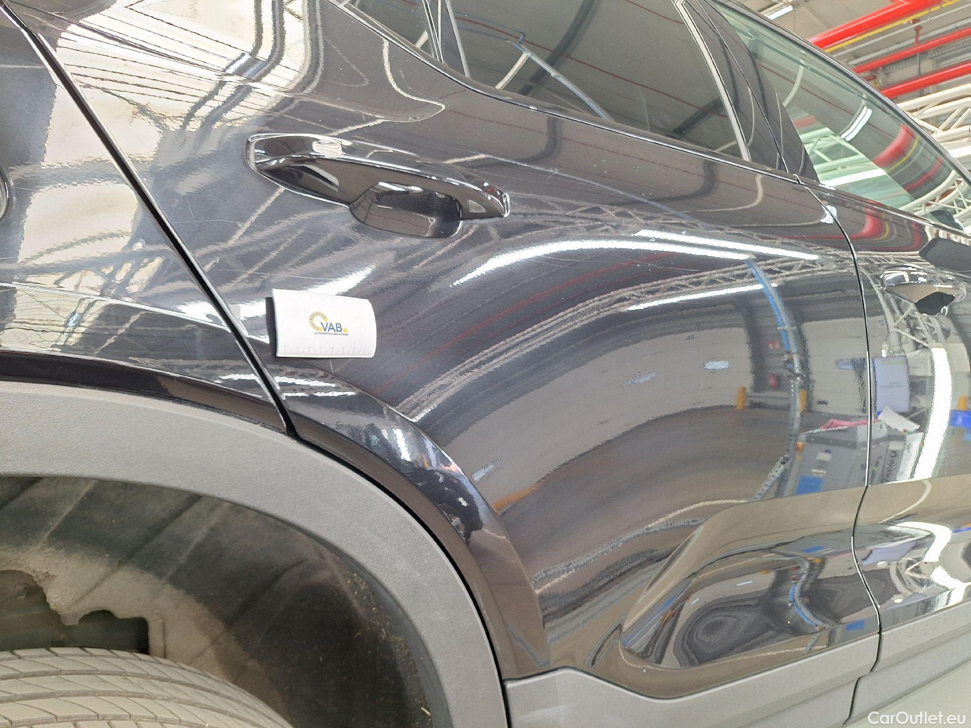  Volvo  XC 40 Volvo, XC40 '17, Volvo XC40 T5 Recharge Geartronic R-Design 5d #37