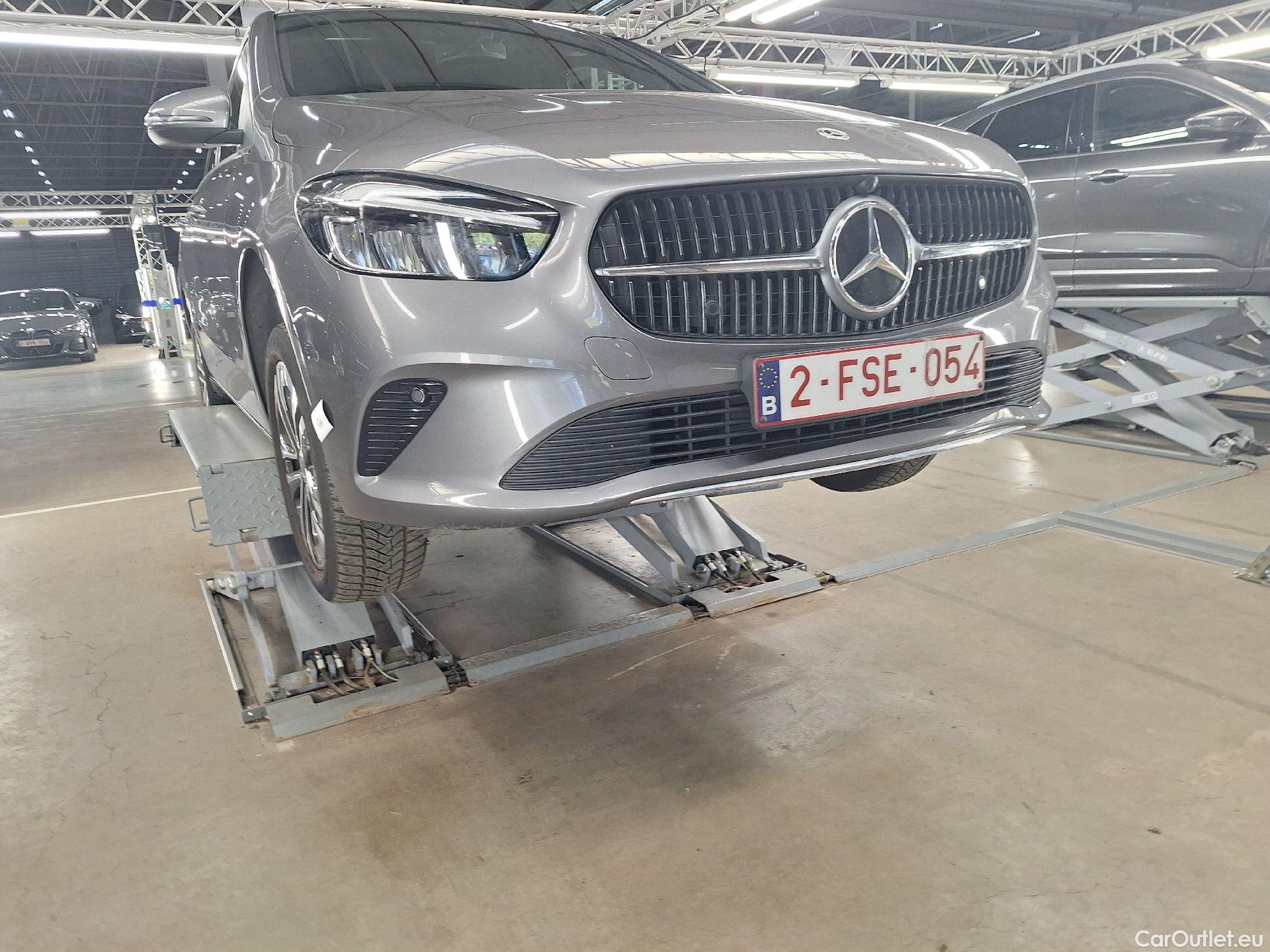  Mercedes  B-Klasse Mercedes, B-Class FL'22 PHEV, B 250 e PHEV Luxury Line A #1