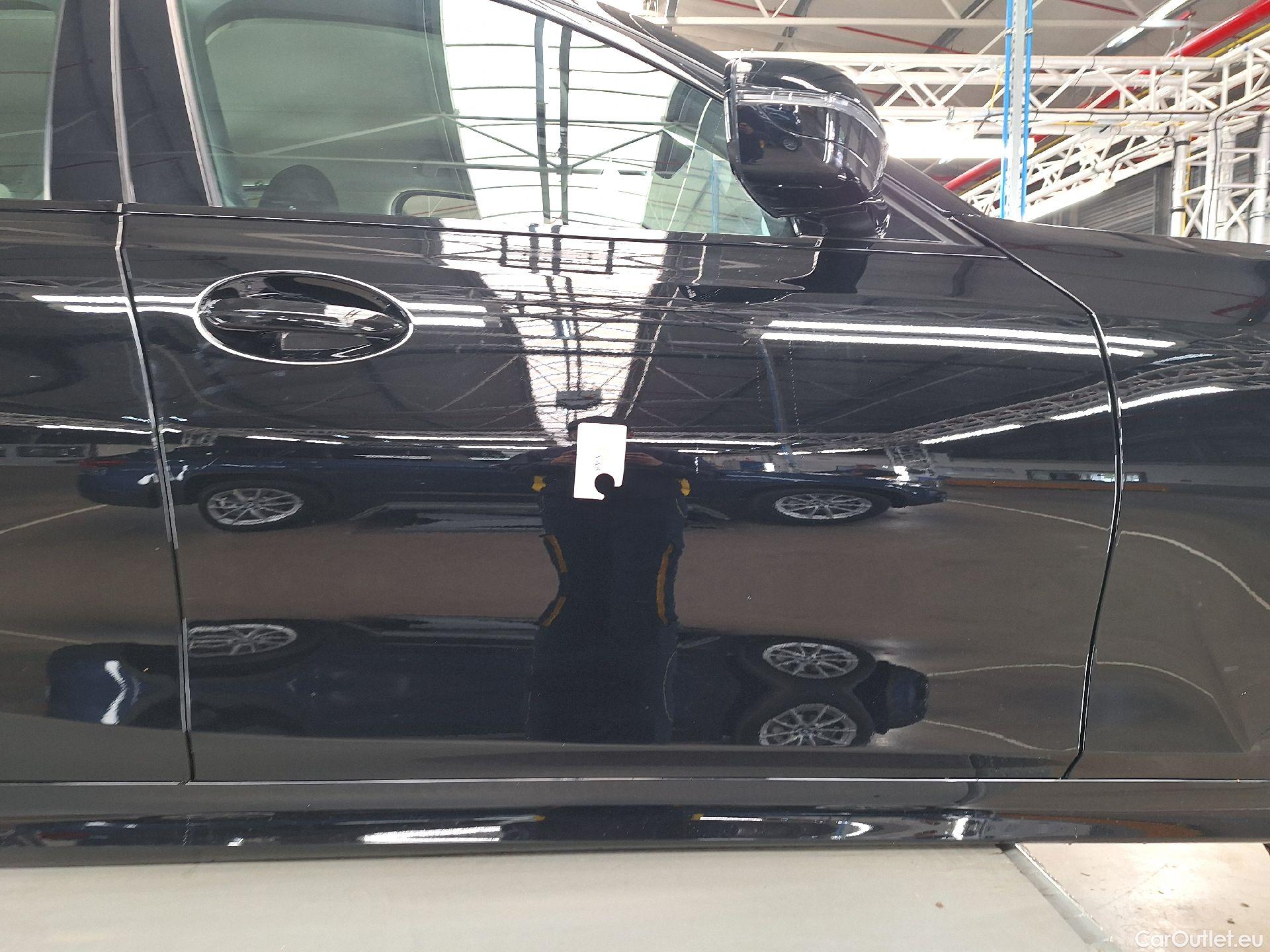  Bmw  Serie 3 BMW, 3-serie FL'22, 318i 115kw A #17