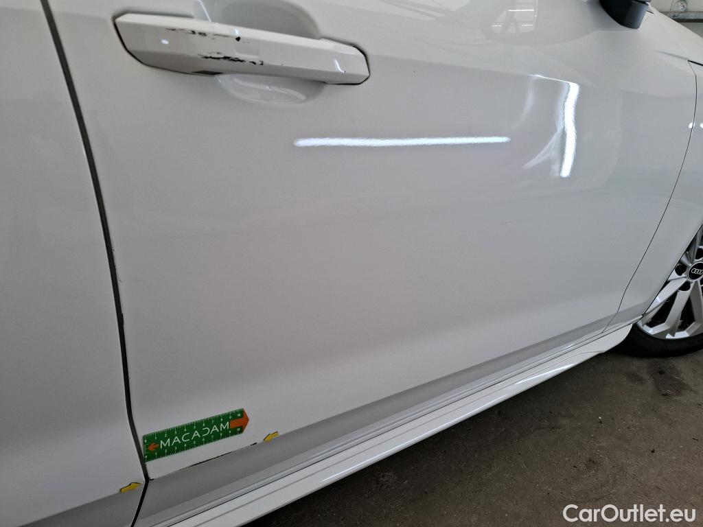 Audi  A4  Avant 30 TDI Business Line 2.0 TDI 135CV BVA7 E6d #1