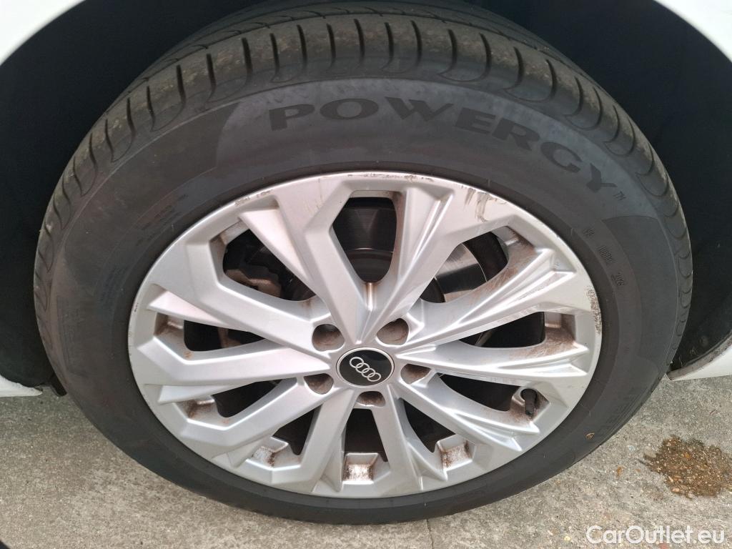  Audi  A4  Avant 30 TDI Business Line 2.0 TDI 135CV BVA7 E6d #4
