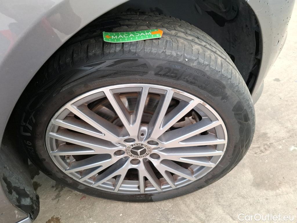  Mercedes  CLA-Klasse MERCEDES-BENZ CLA Shooting Brake / 2019 / 5P / Break CLA 250 e Business Line #5