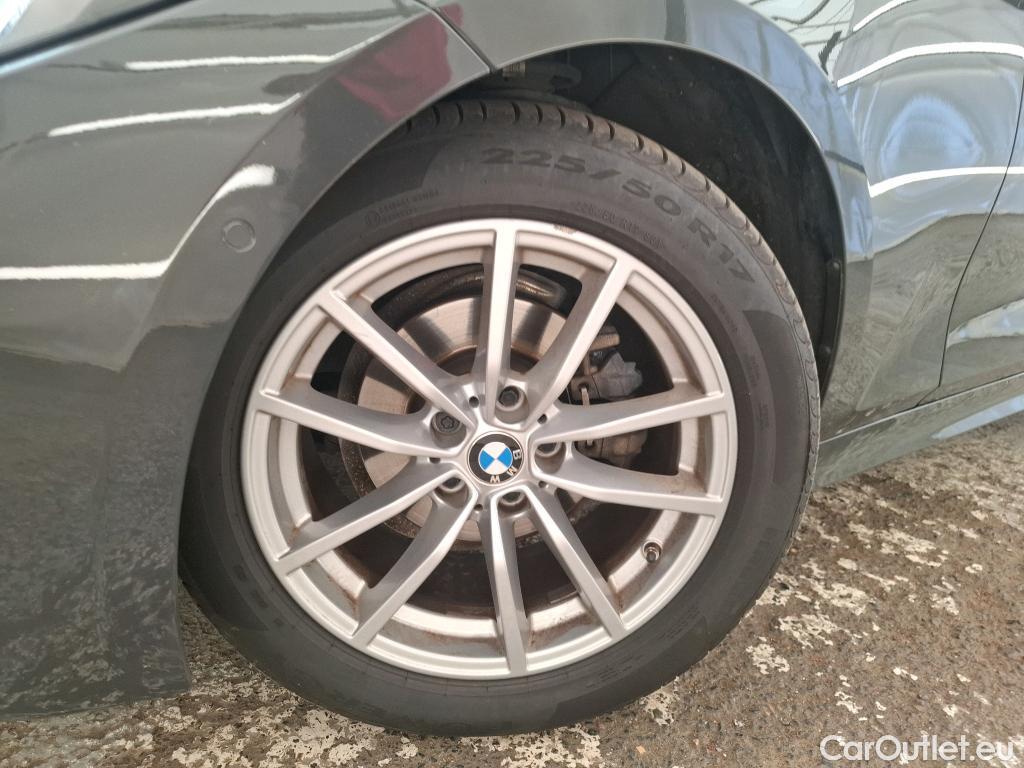  Bmw  Serie 3 BMW Série 3 Touring / 2022 / 5P / Break 318d 150ch Business Design BVA8 #23