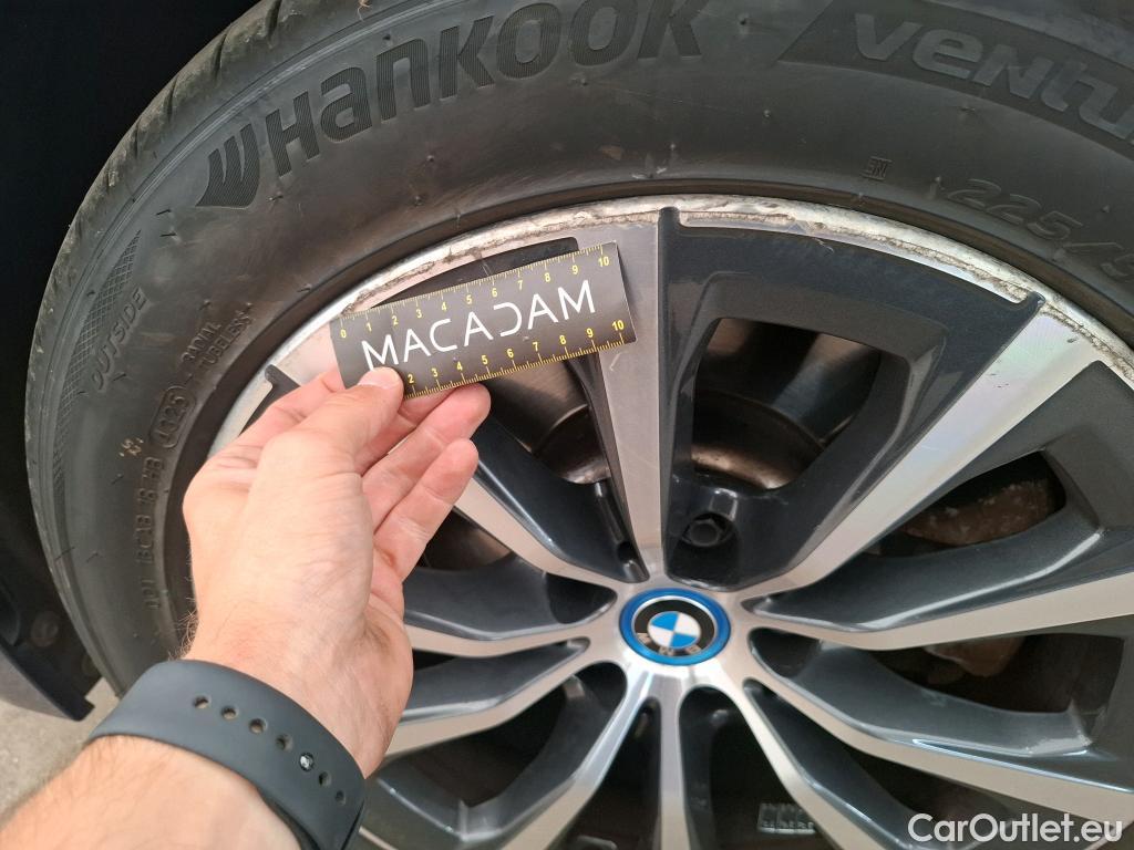  Bmw  Serie 3 BMW Série 3 Touring / 2019 / 5P / Break 320e 204ch Business Design BVA8 Hybride #14