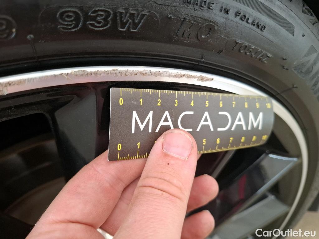  Mercedes  CLA-Klasse MERCEDES-BENZ CLA Coupe / 2019 / 4P / Coupé CLA 250 e AMG Line #26
