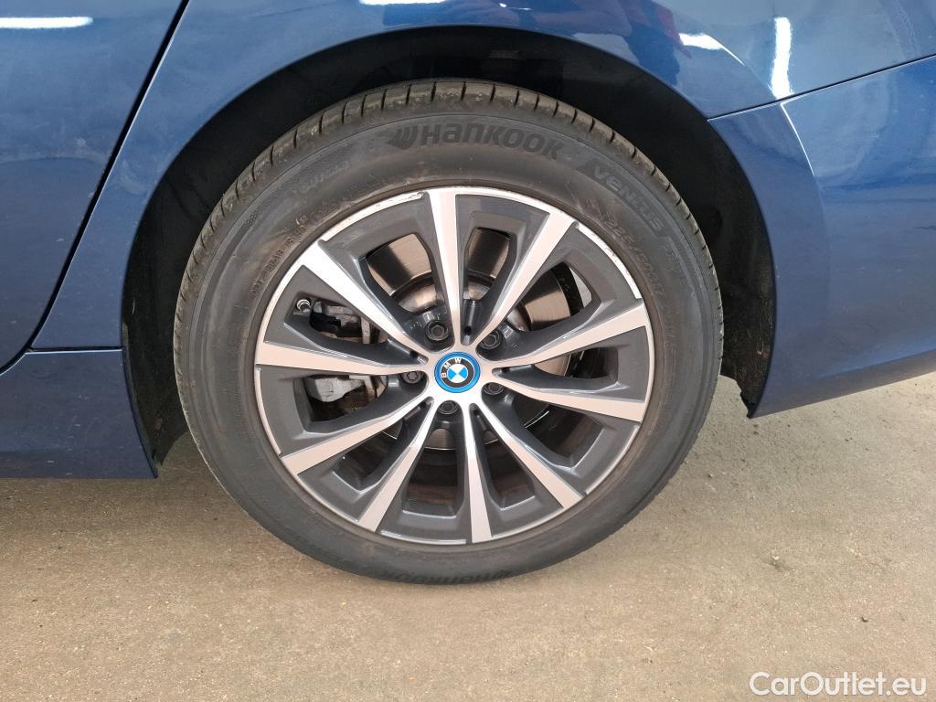  Bmw  Serie 3 BMW Série 3 Touring / 2019 / 5P / Break 320e 204ch Business Design BVA8 Hybride #30