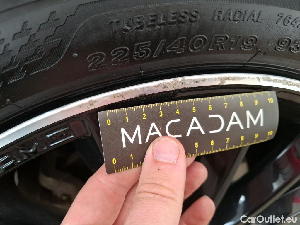  Mercedes  CLA-Klasse MERCEDES-BENZ CLA Coupe / 2019 / 4P / Coupé CLA 250 e AMG Line #25