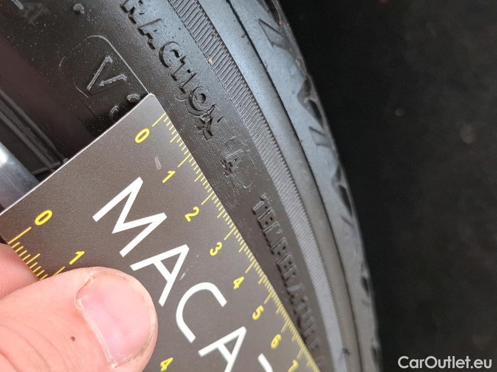  Mercedes  CLA-Klasse MERCEDES-BENZ CLA Coupe / 2019 / 4P / Coupé CLA 250 e AMG Line #5
