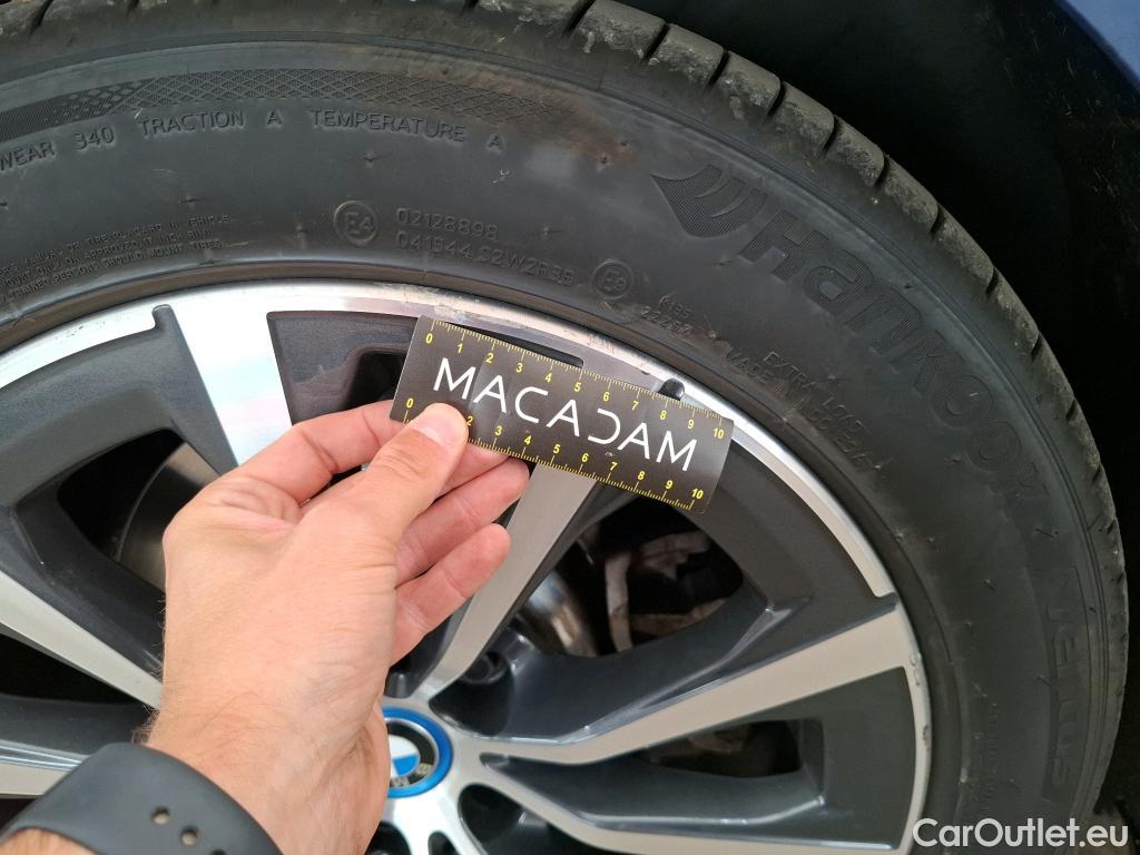  Bmw  Serie 3 BMW Série 3 Touring / 2019 / 5P / Break 320e 204ch Business Design BVA8 Hybride #44