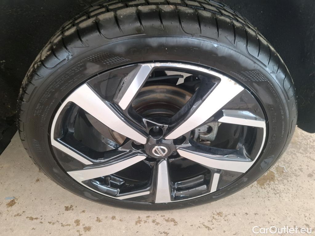  Nissan  Qashqai NISSAN  / 2017 / 5P / Crossover 1.3 DIG-T 160 DCT Tekna #4
