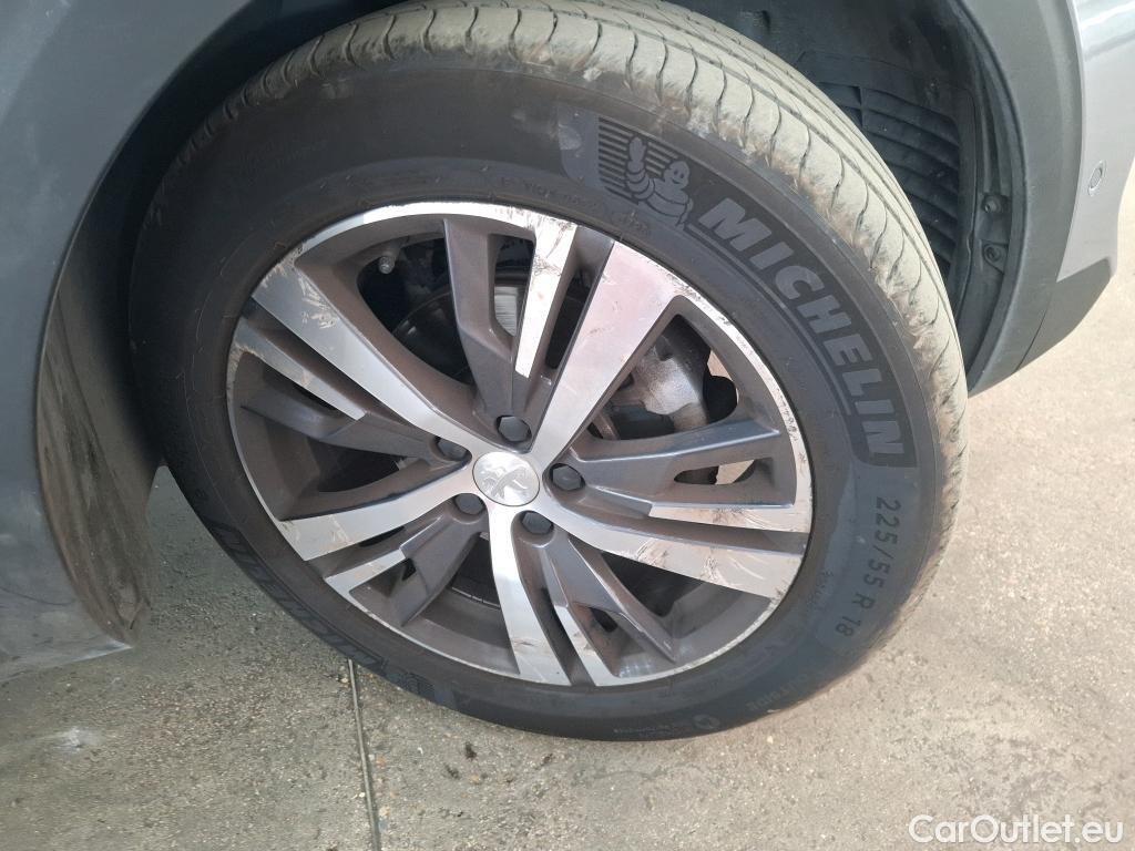 Peugeot  5008  Allure 1.2 PureTech 130CV BVM6 7 Sieges E6d #16
