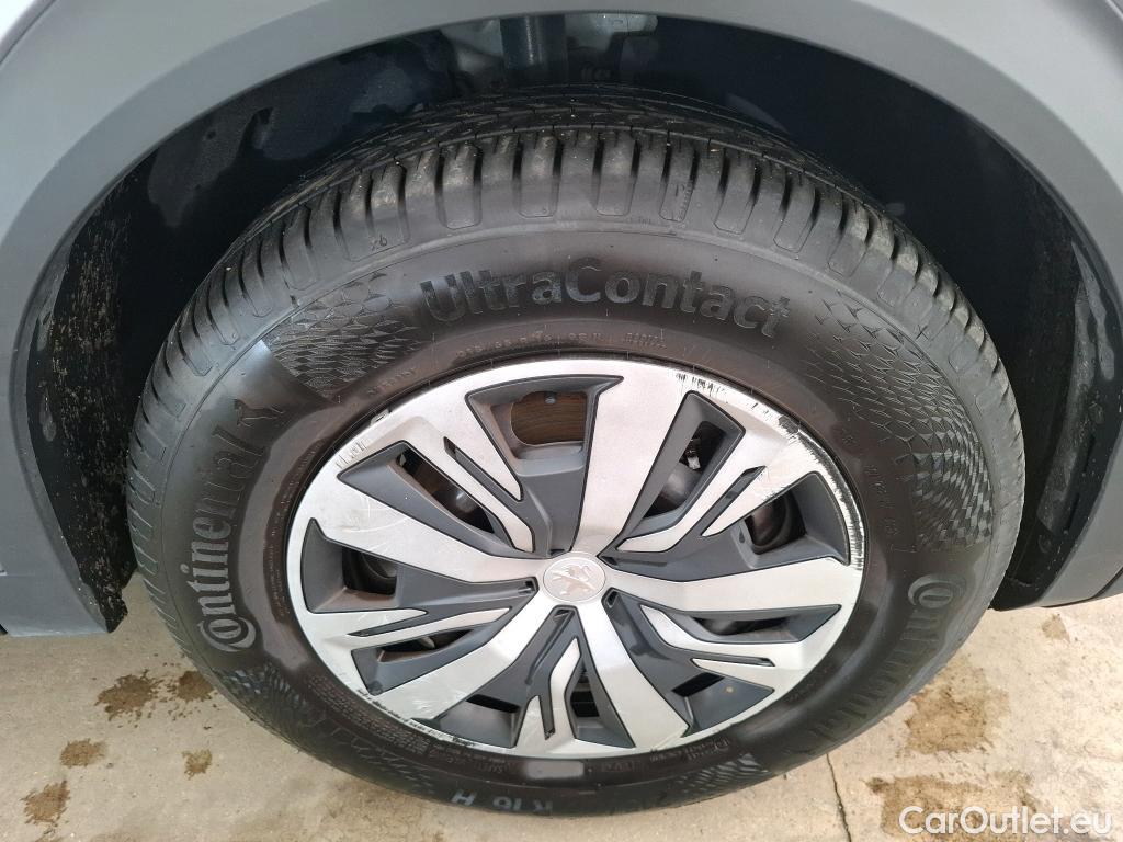  Peugeot  2008  (e-) Active Pack 50kWh BVA #18