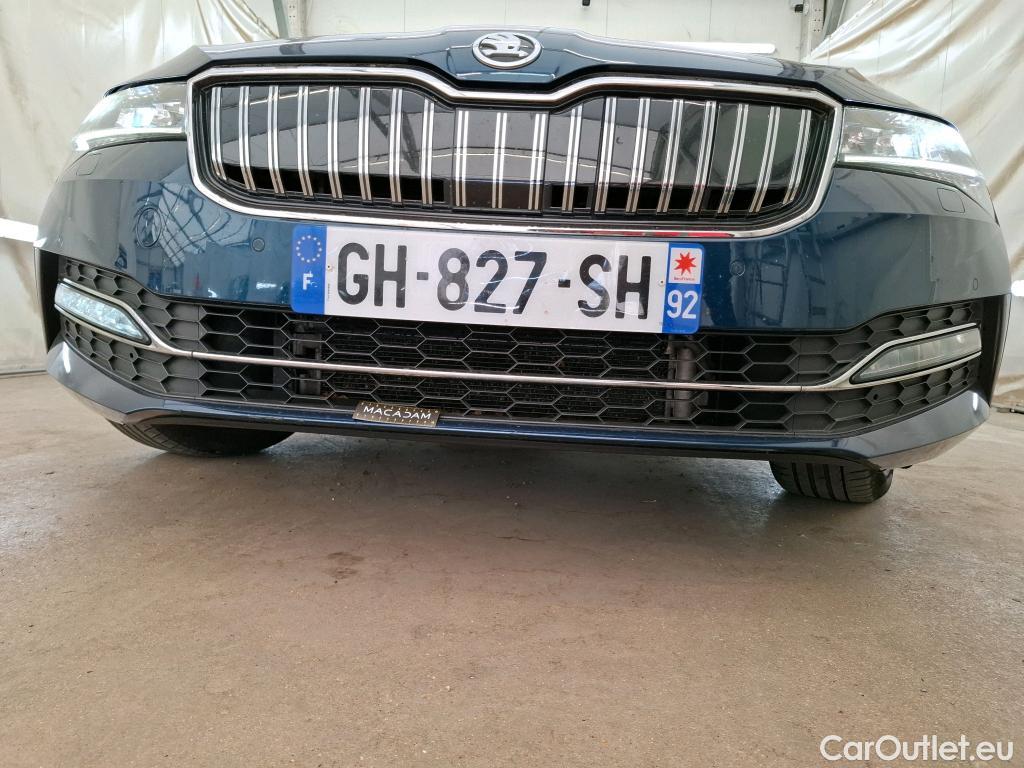  Skoda  Superb SKODA  Combi / 2019 / 5P / Break 1.4 TSI PHEV 218ch DSG6 Style #1