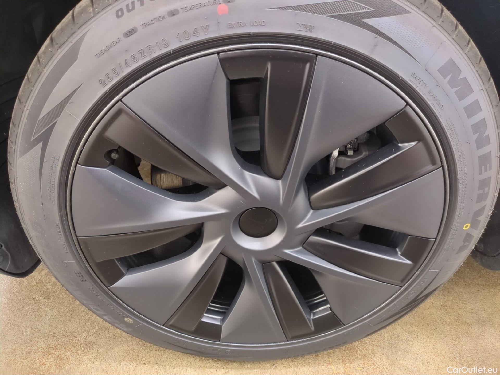  Tesla  Model Y TESLA  / 2020 / 5P / SUV Grande Autonomie RWD #2