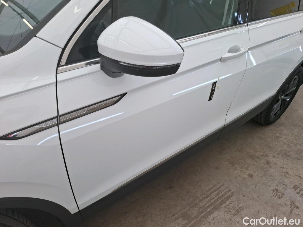  Volkswagen  Tiguan VOLKSWAGEN  Allspace / 2021 / 5P / SUV 2.0 TDI 150 DSG7 LIFE PLUS #15