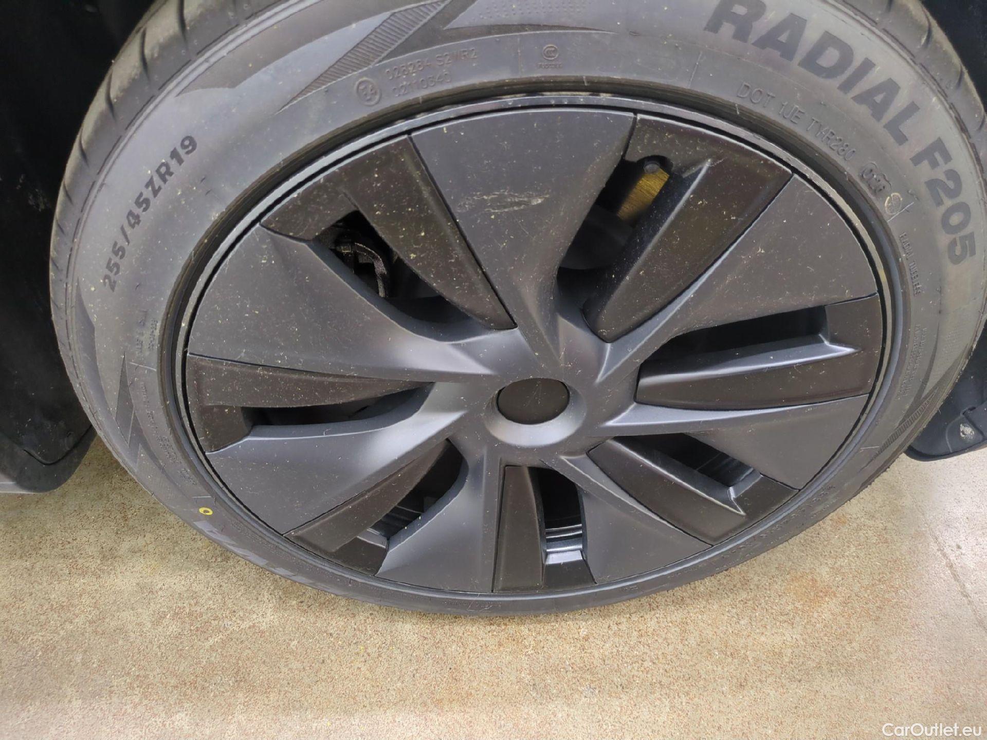  Tesla  Model Y TESLA  / 2020 / 5P / SUV Grande Autonomie RWD #1