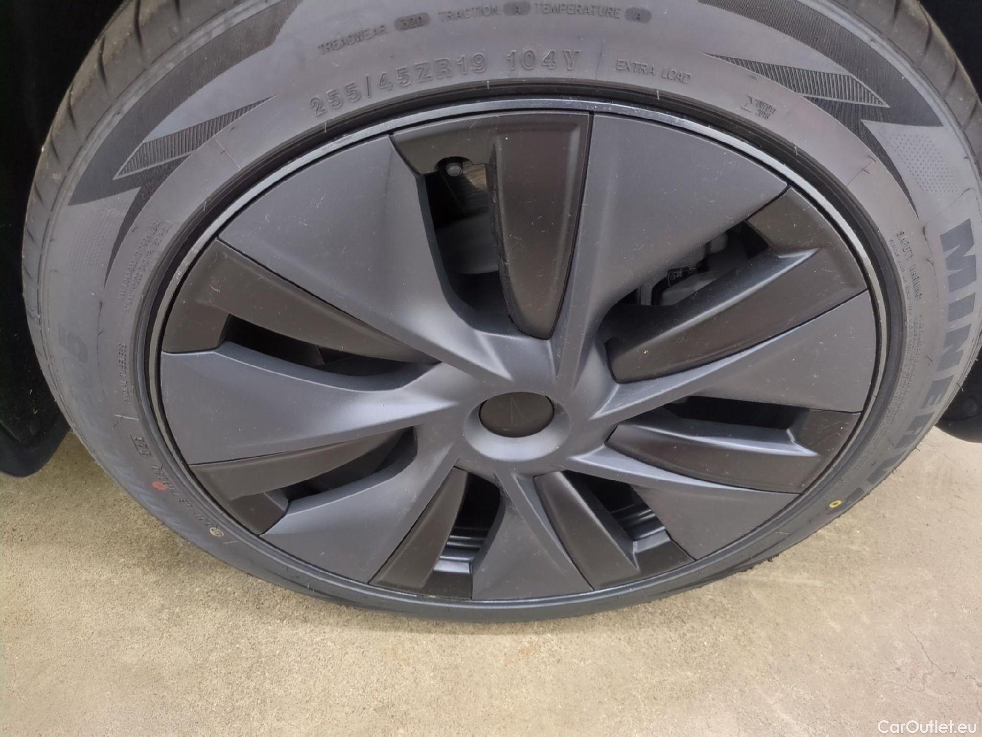  Tesla  Model Y TESLA  / 2020 / 5P / SUV Grande Autonomie RWD #3