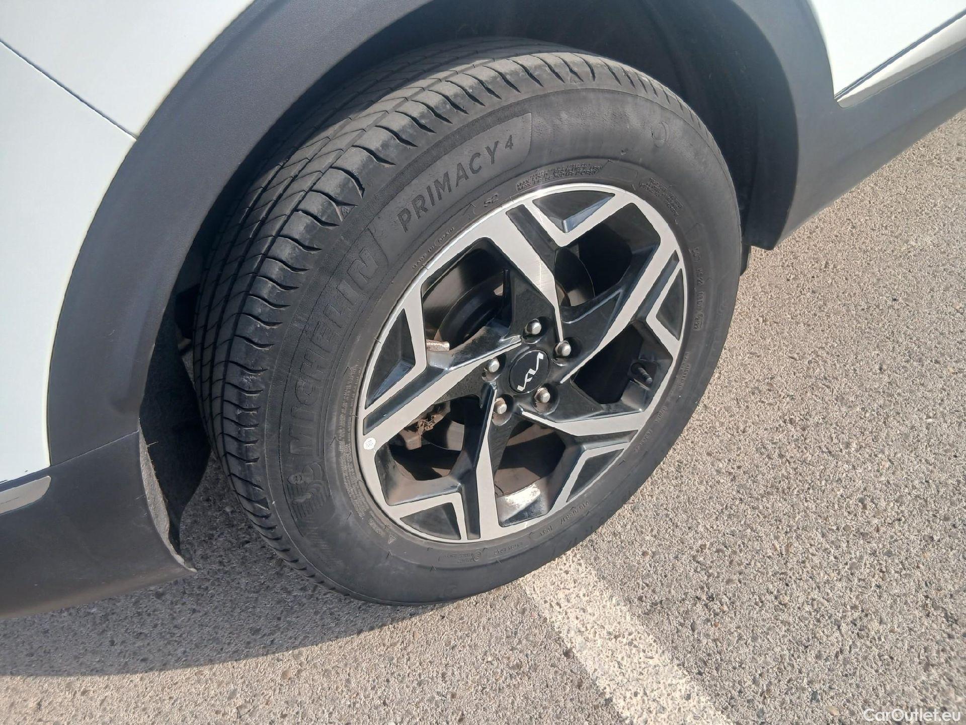  KIA  Sportage KIA  / 2022 / 5P / todoterreno 1.6 T-GDi 110kW (150CV) Concept 4x2 #23