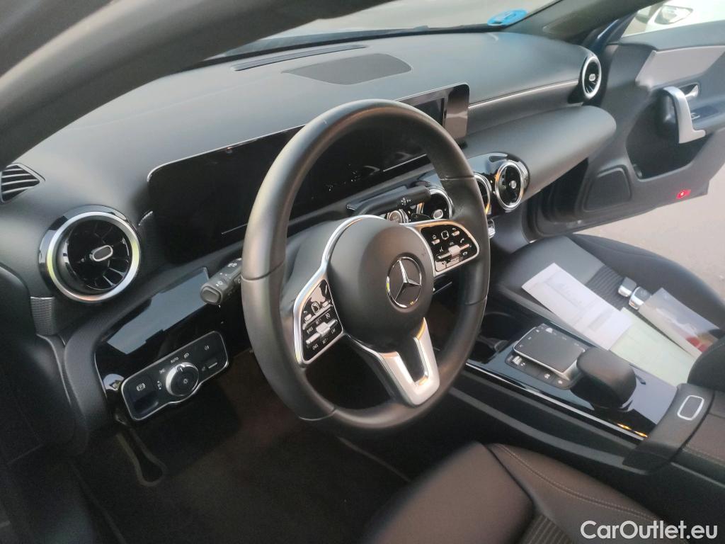  Mercedes  A-Klasse MERCEDES-BENZ Clase A / 2018 / 5P / berlina con portón A 250 e #20