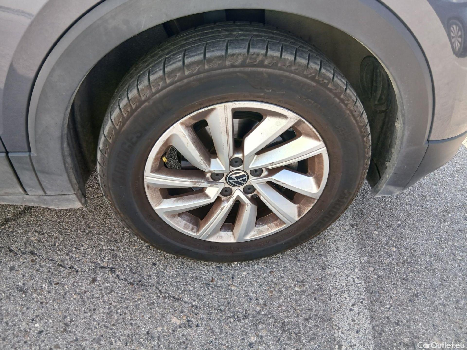  Volkswagen  T-CROSS VOLKSWAGEN  / 2018 / 5P / todoterreno Advance 1.0 TSI 70kW (95CV) (AC2) #36