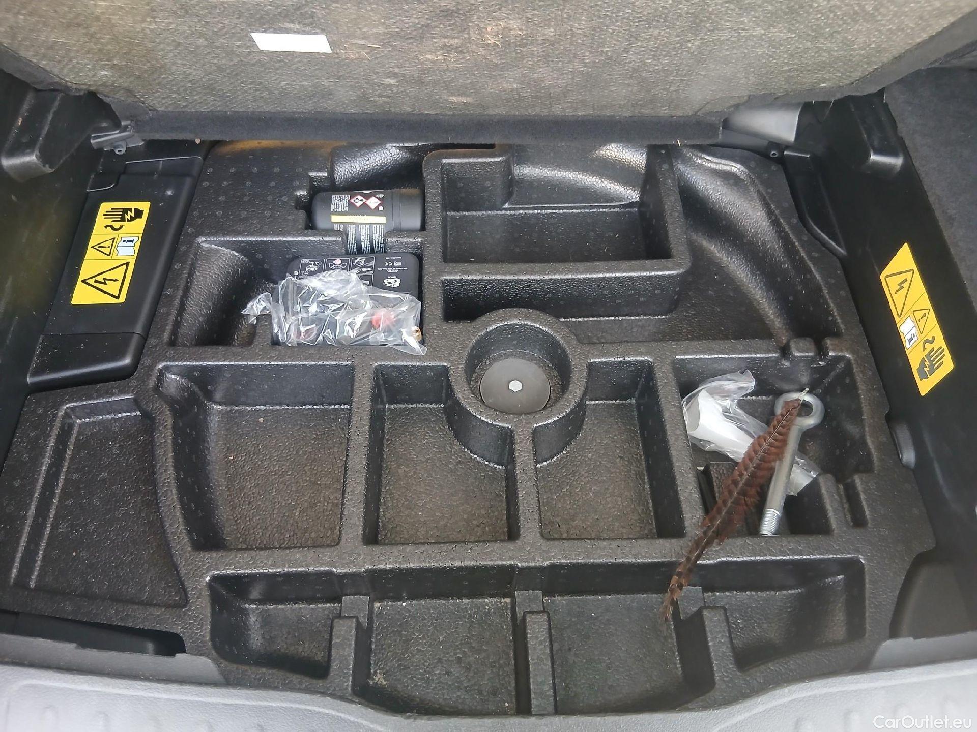 Jeep  Patriot JEEP Renegade / 2014 / 5P / todoterreno S 1.3 PHEV 177kW (240CV) AT AWD (AC) #2