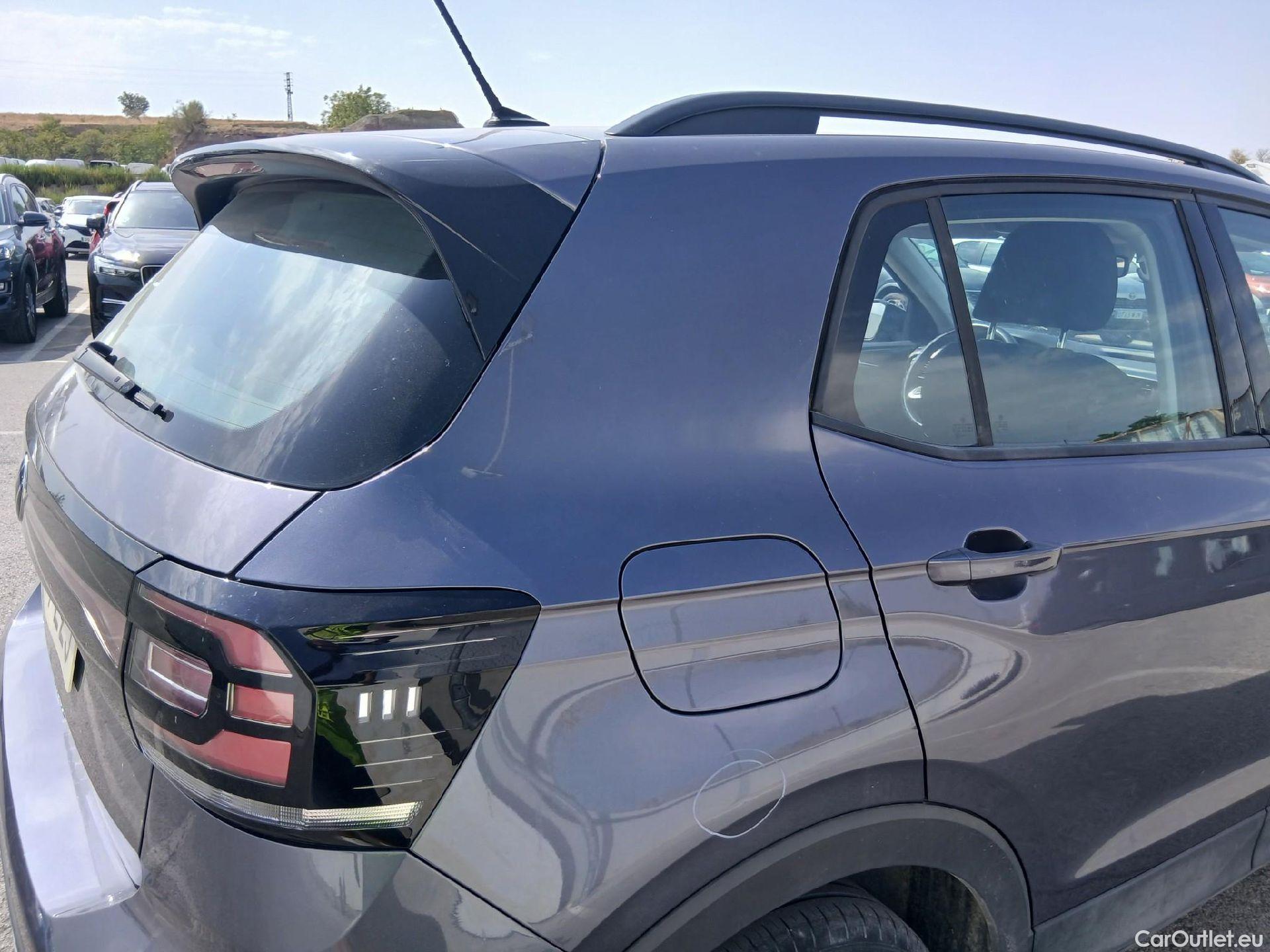  Volkswagen  T-CROSS VOLKSWAGEN  / 2018 / 5P / todoterreno Advance 1.0 TSI 70kW (95CV) (AC2) #24