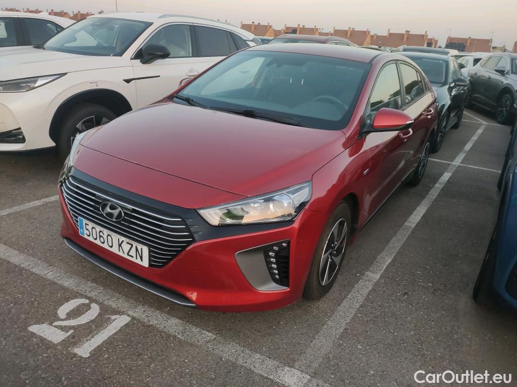  Hyundai   Ioniq HYUNDAI / 2016 / 5P / berlina con portón 1.6 GDI HEV Klass DCT #5