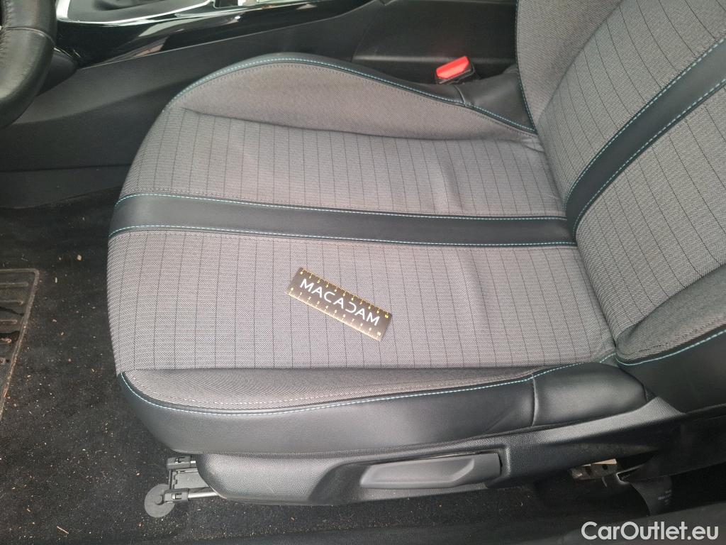  Peugeot  208  Allure Business 1.2 PureTech 100CV BVM6 E6d #28