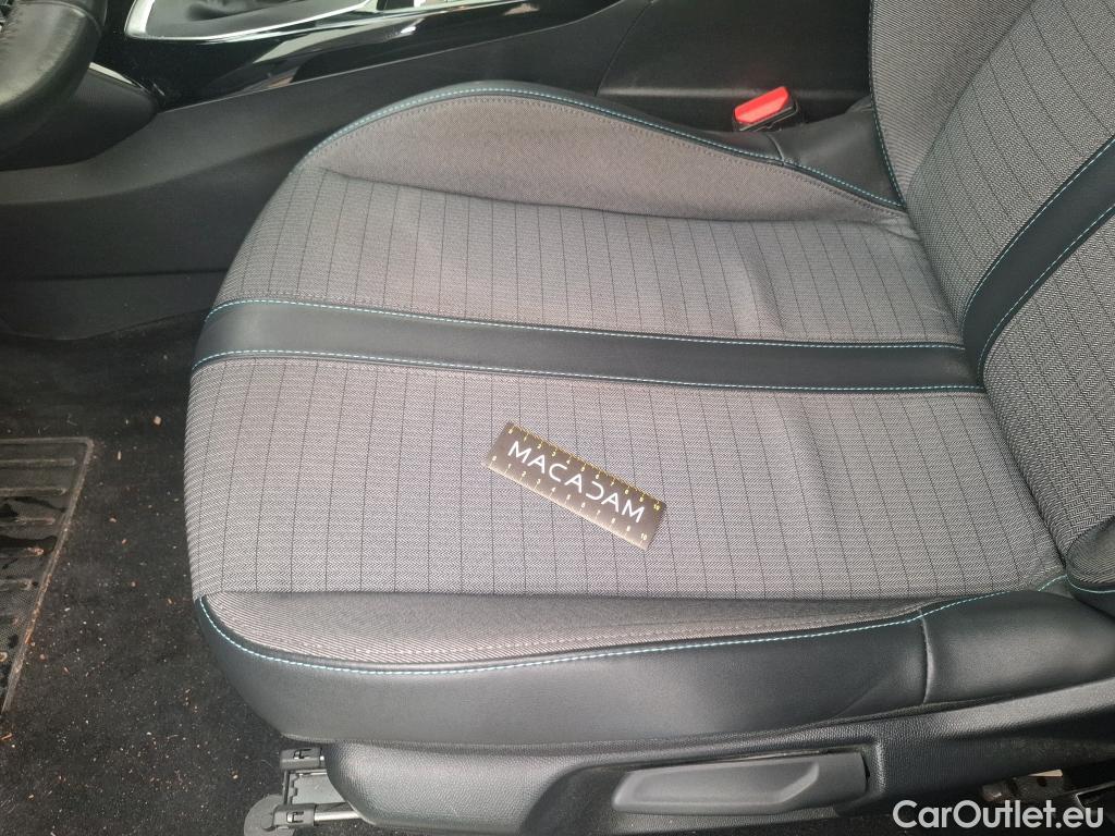  Peugeot  208  Allure Business 1.2 PureTech 100CV BVM6 E6d #29