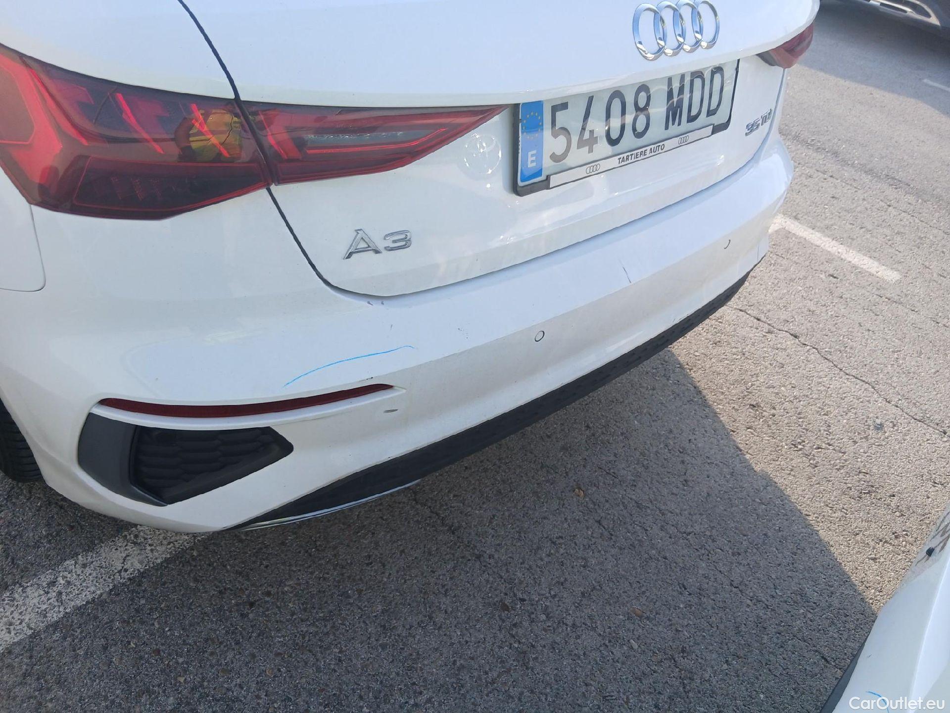  Audi  A3 AUDI  / 2020 / 5P / berlina con portón Sportback Genuine 35 TDI S tronic(SL)(SP)(AC2) #14