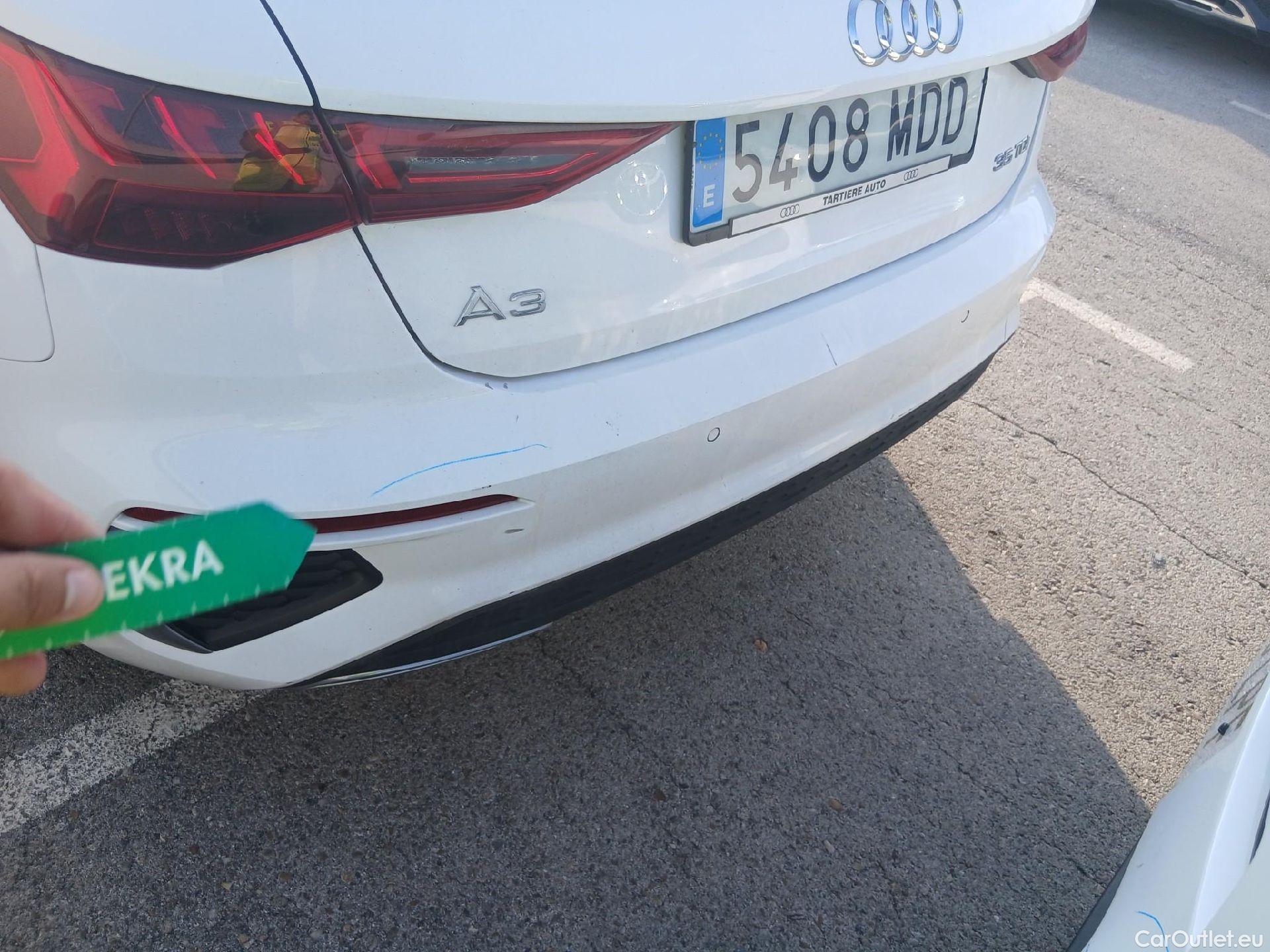  Audi  A3 AUDI  / 2020 / 5P / berlina con portón Sportback Genuine 35 TDI S tronic(SL)(SP)(AC2) #13