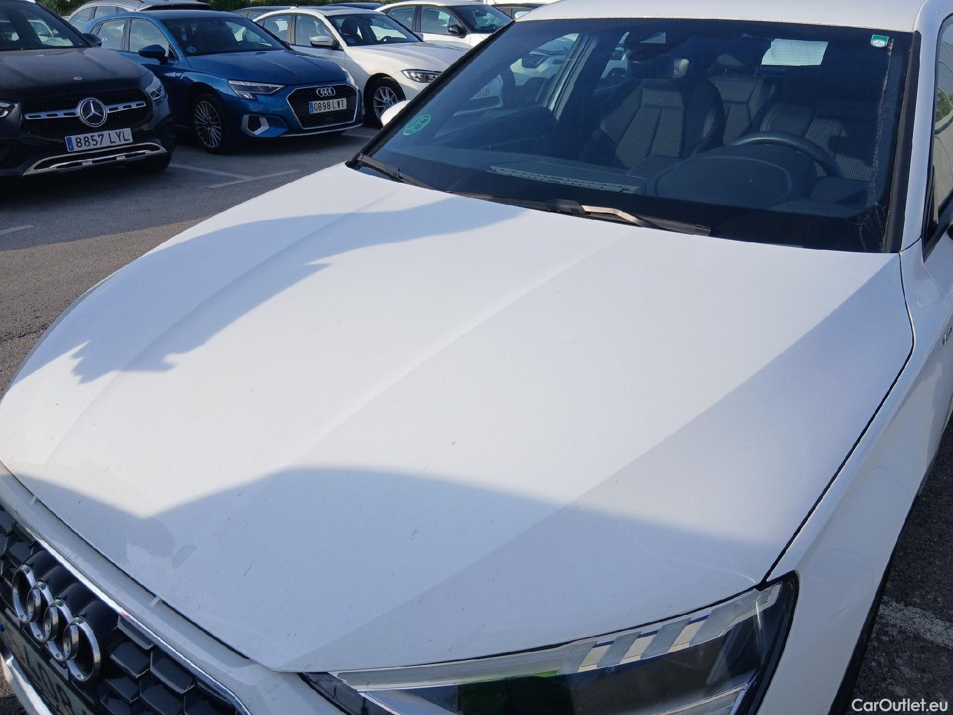  Audi  A3 AUDI  / 2020 / 5P / berlina con portón Sportback Genuine 35 TDI S tronic(SL)(SP)(AC2) #5