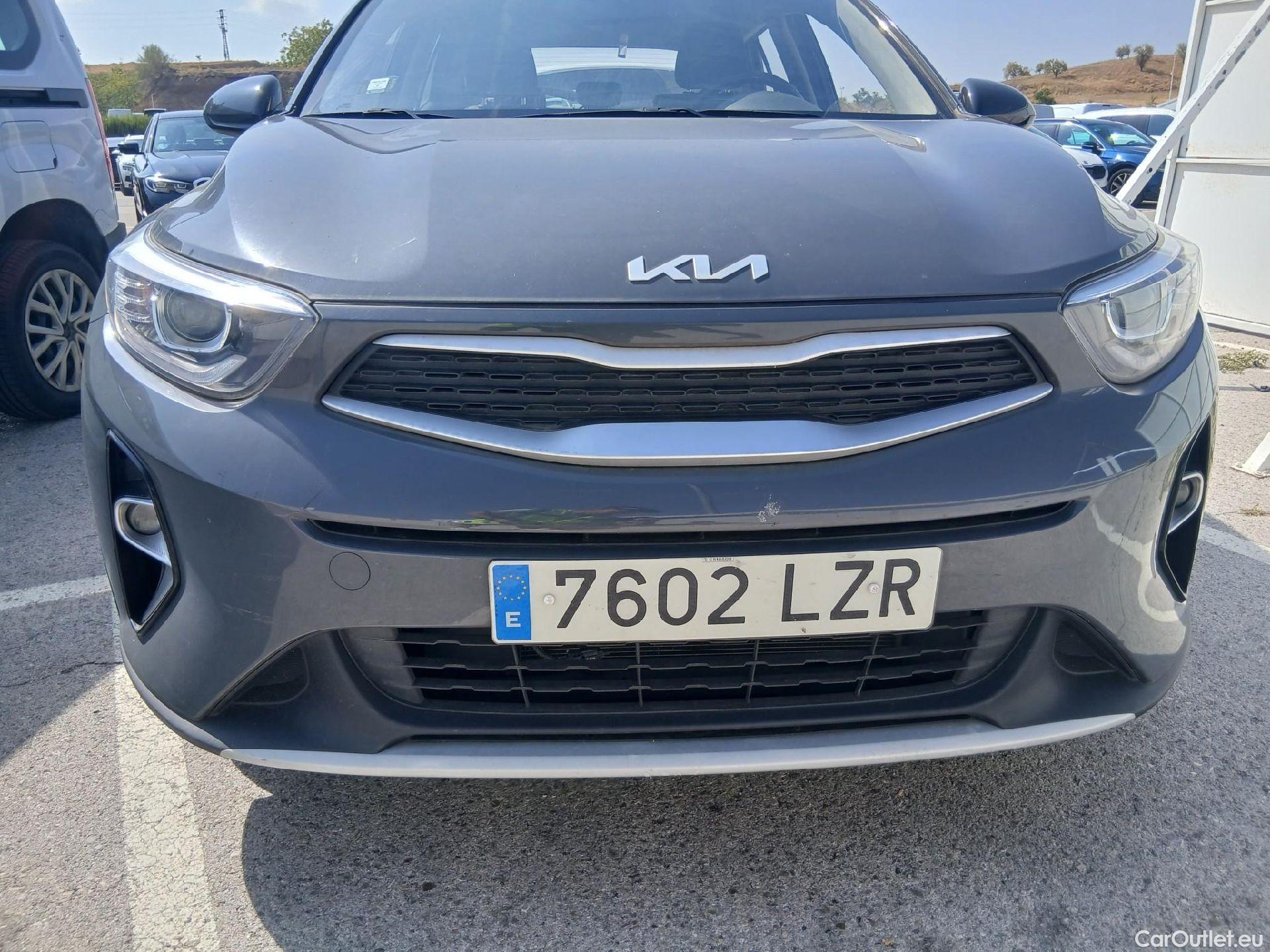  KIA  STONIC KIA  / 2017 / 5P / todoterreno 1.2 DPi 62kW (84CV) Concept #4