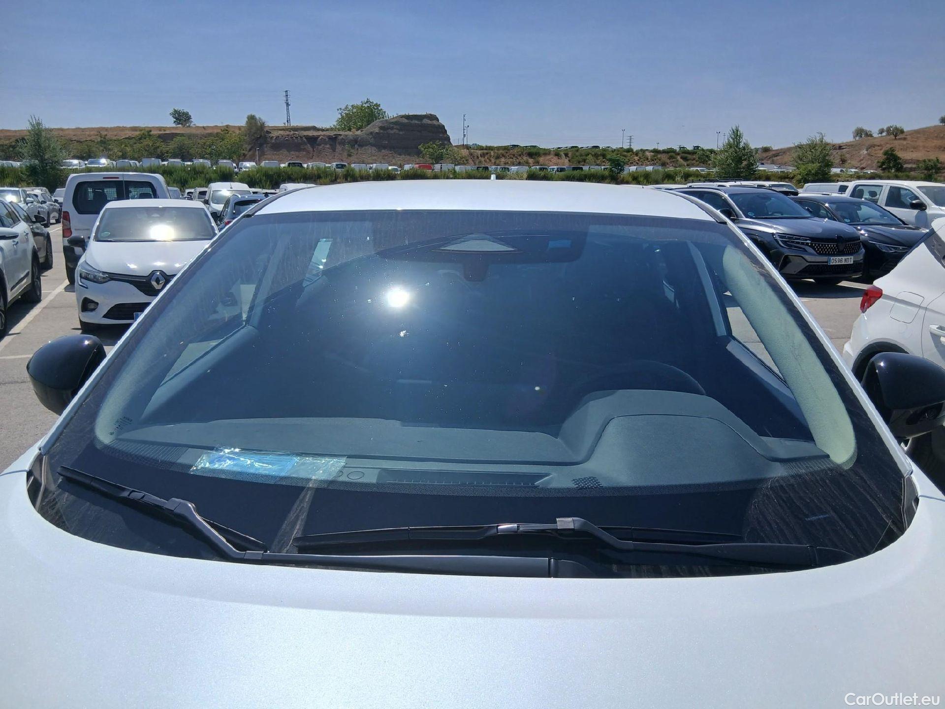  Nissan  Qashqai NISSAN  / 2024 / 5P / todoterreno DIG-T 103kW (140CV) mHEV 4x2 Acenta #5