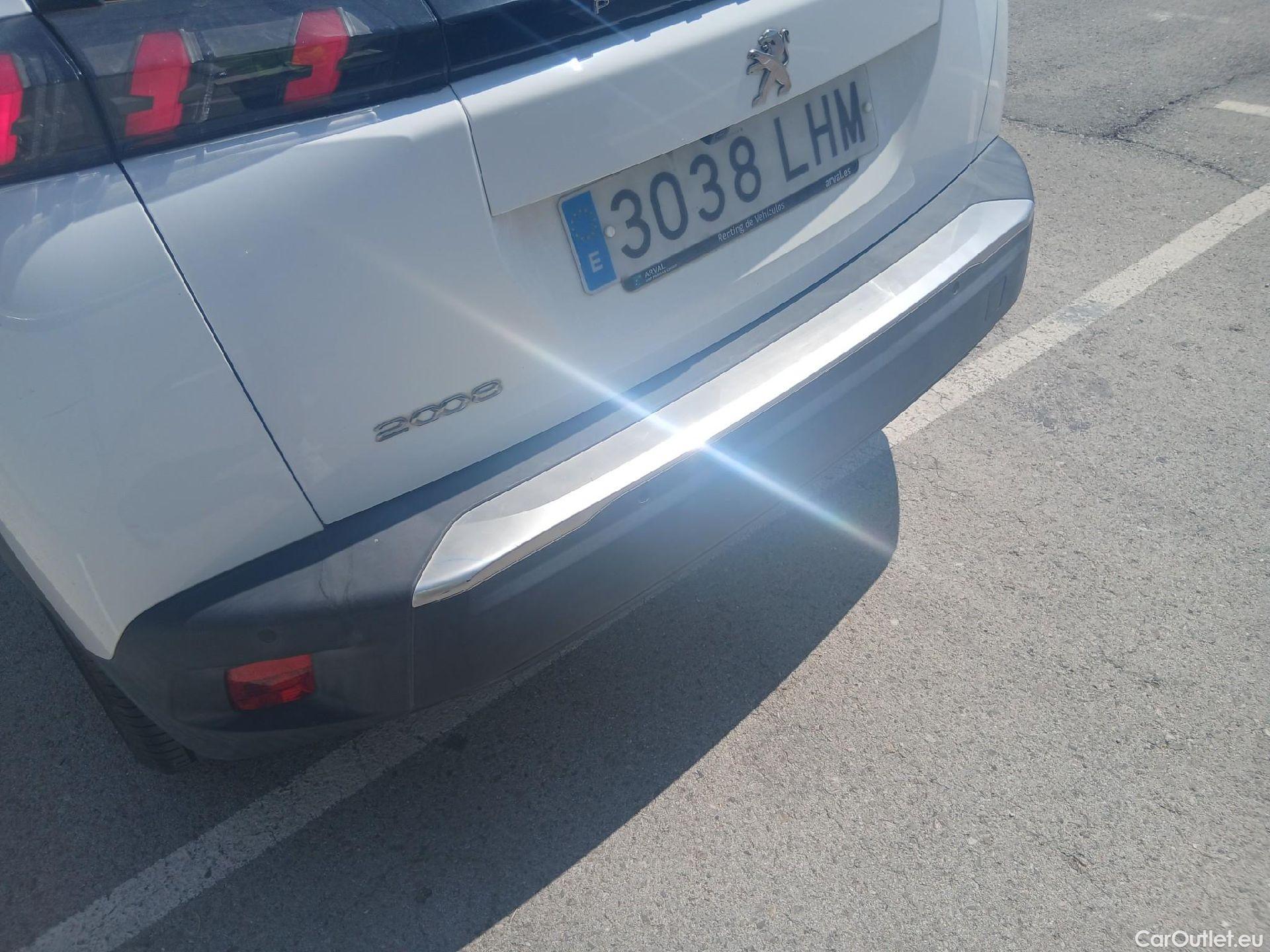  Peugeot  2008 PEUGEOT  / 2019 / 5P / todoterreno Active Puretech 100 S&S BVM6 #20