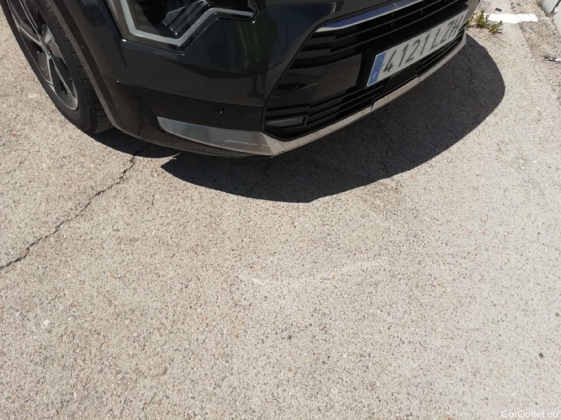  KIA  Niro KIA  / 2022 / 5P / crossover 1.6 GDi HEV 104kW (141CV) Drive #5