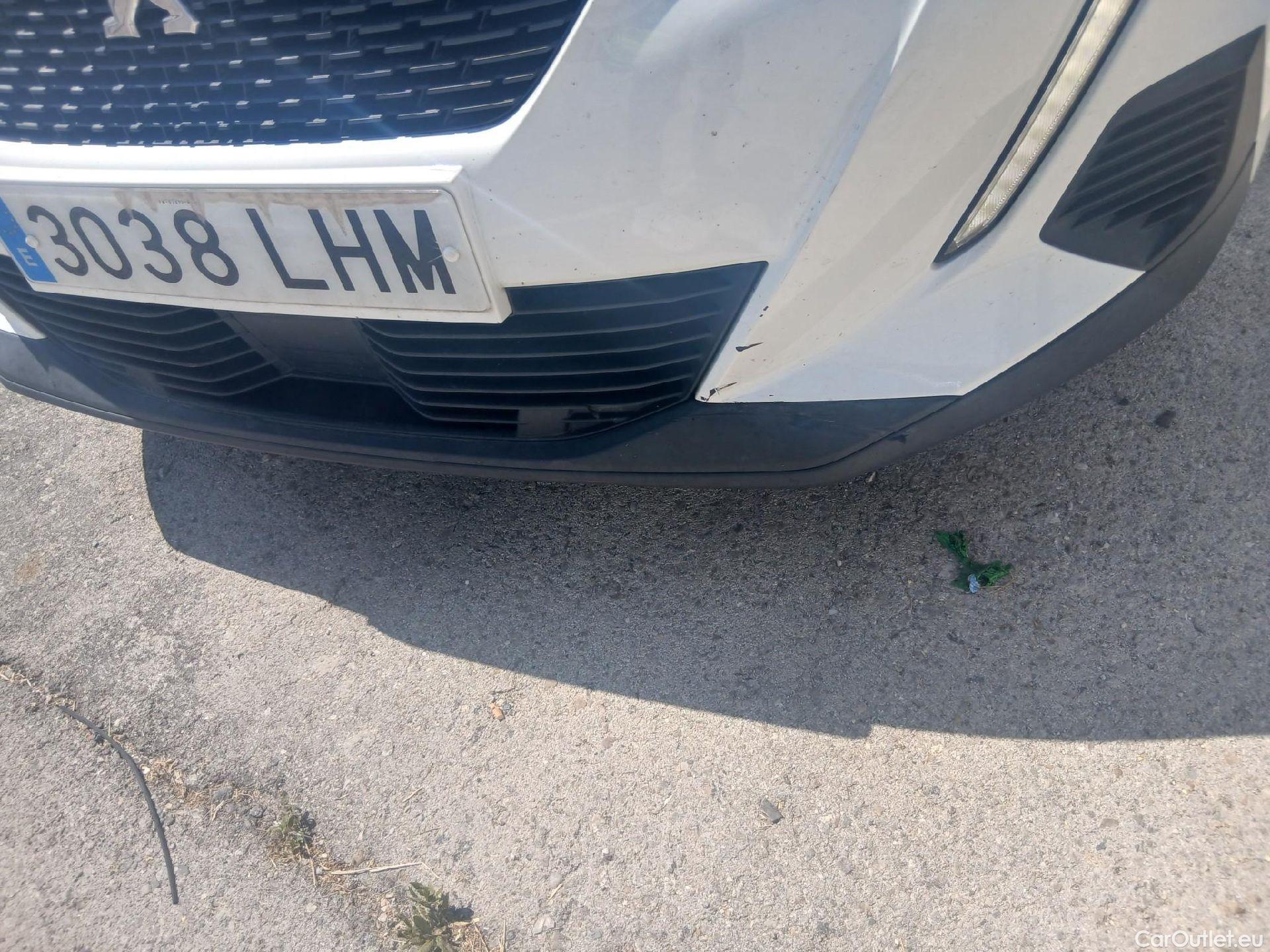  Peugeot  2008 PEUGEOT  / 2019 / 5P / todoterreno Active Puretech 100 S&S BVM6 #10