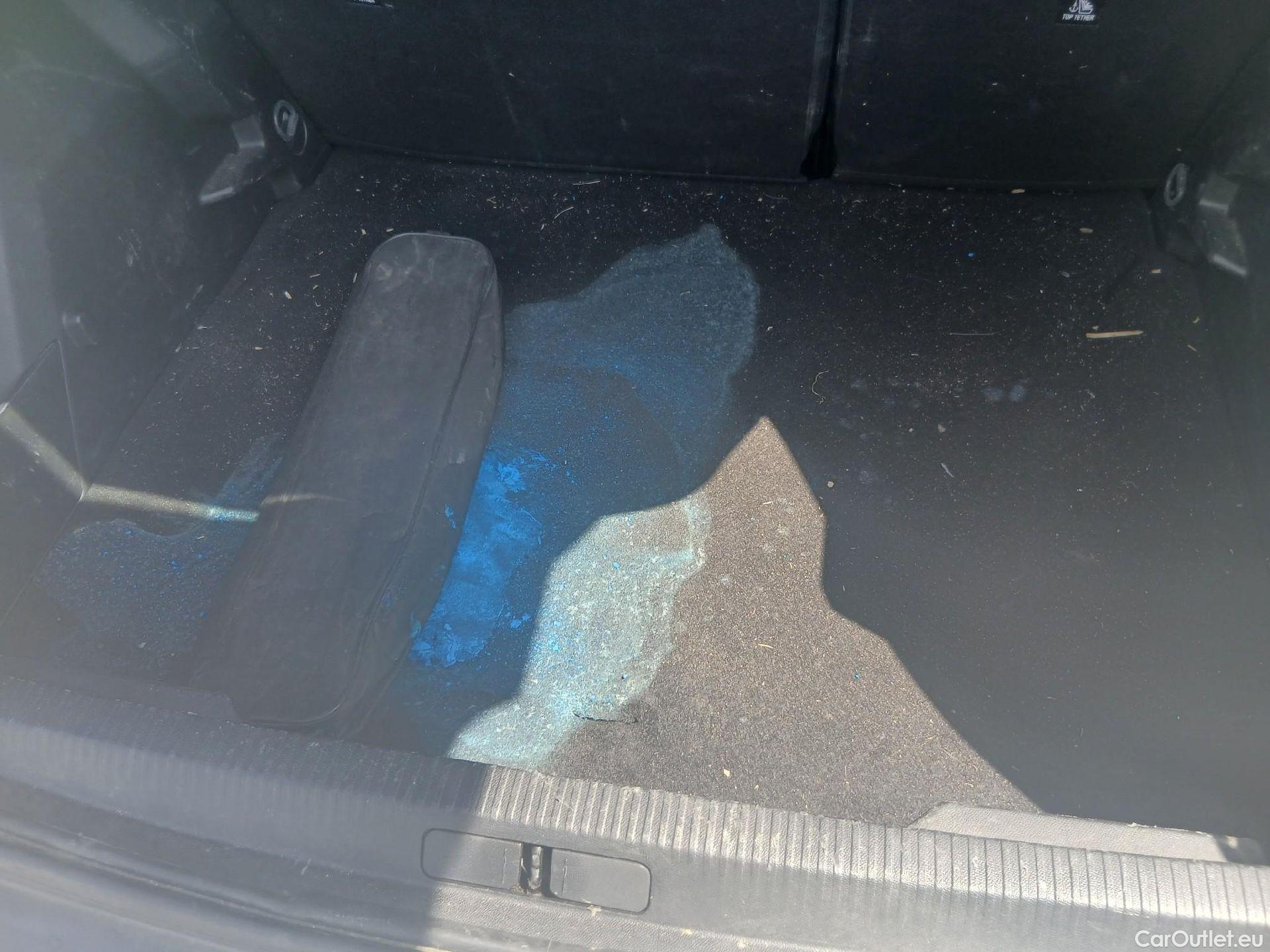  Peugeot  2008 PEUGEOT  / 2019 / 5P / todoterreno Active Puretech 100 S&S BVM6 #3