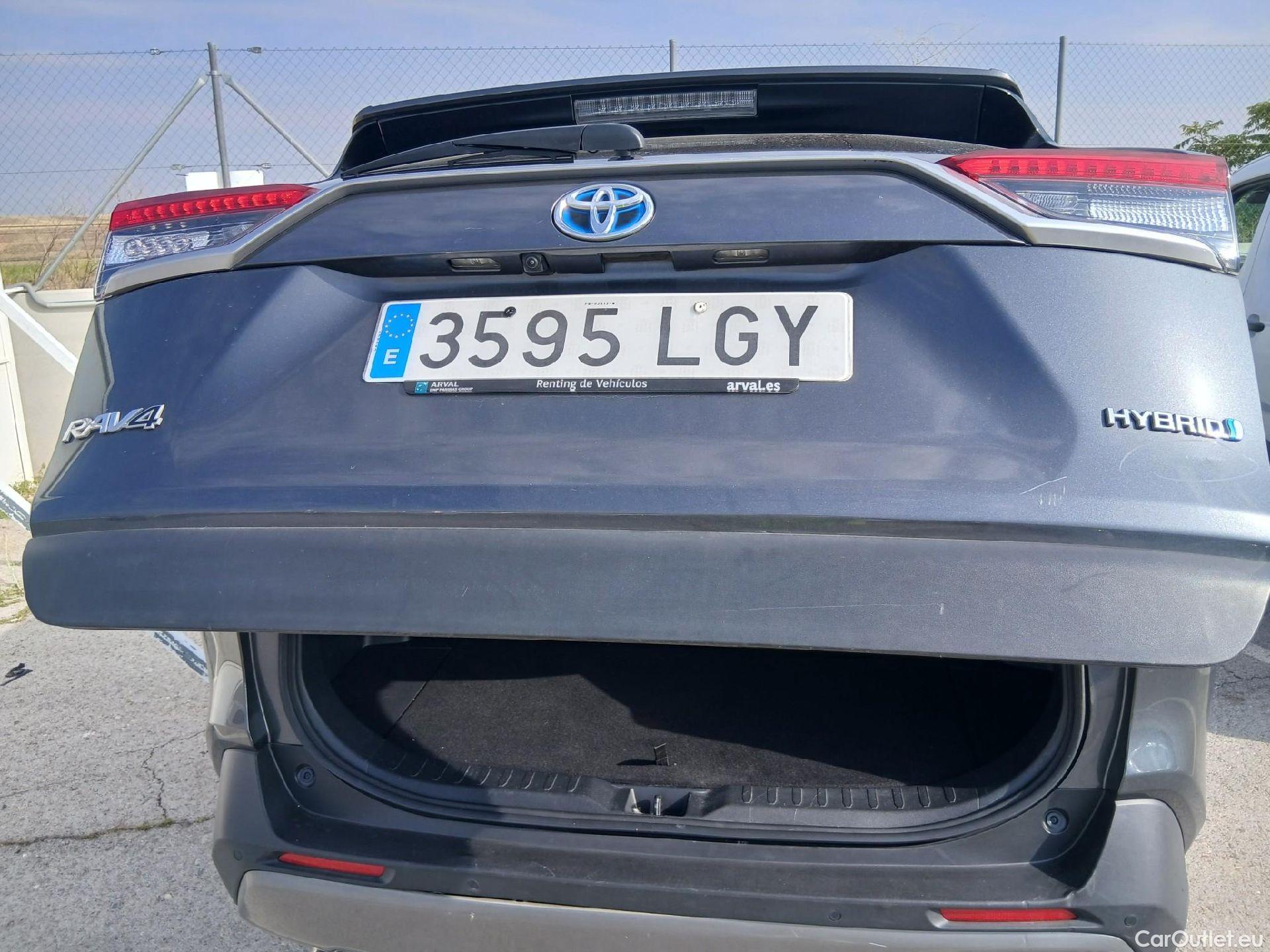  Toyota  RAV4 TOYOTA  / 2018 / 5P / todoterreno 2.5l 220H Advance Plus #31