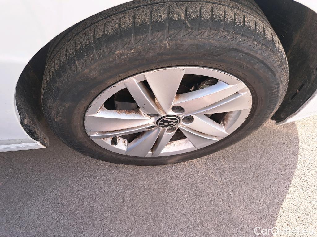  Volkswagen  Golf  VOLKSWAGEN / 2020 / 5P / berlina con portón 2.0 TDI 85kW (115CV) #68