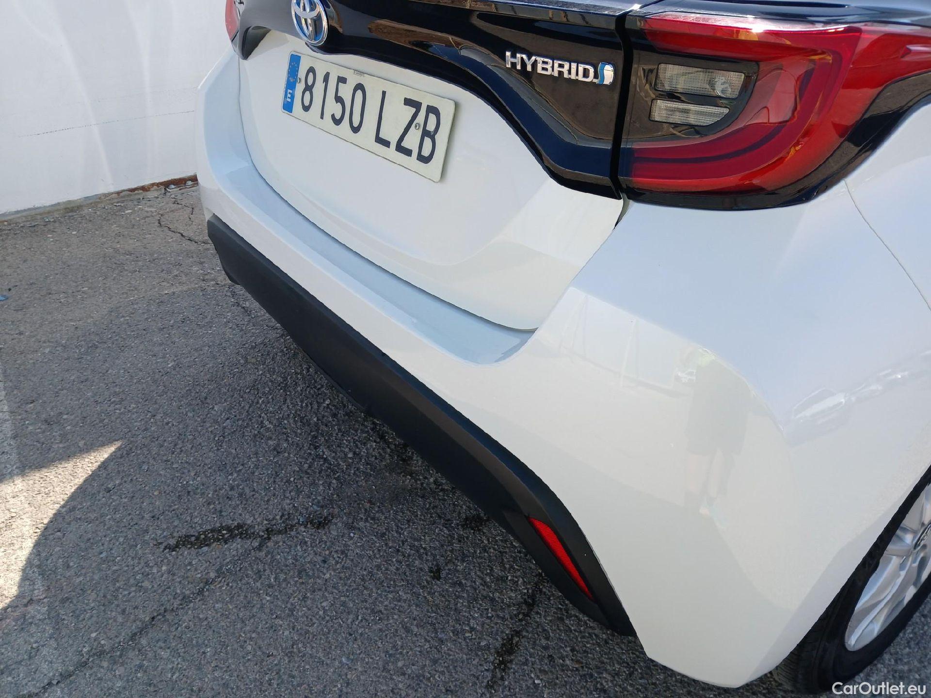  Toyota  Yaris TOYOTA  / 2020 / 5P / berlina con portón 1.5 120H Active Tech #7