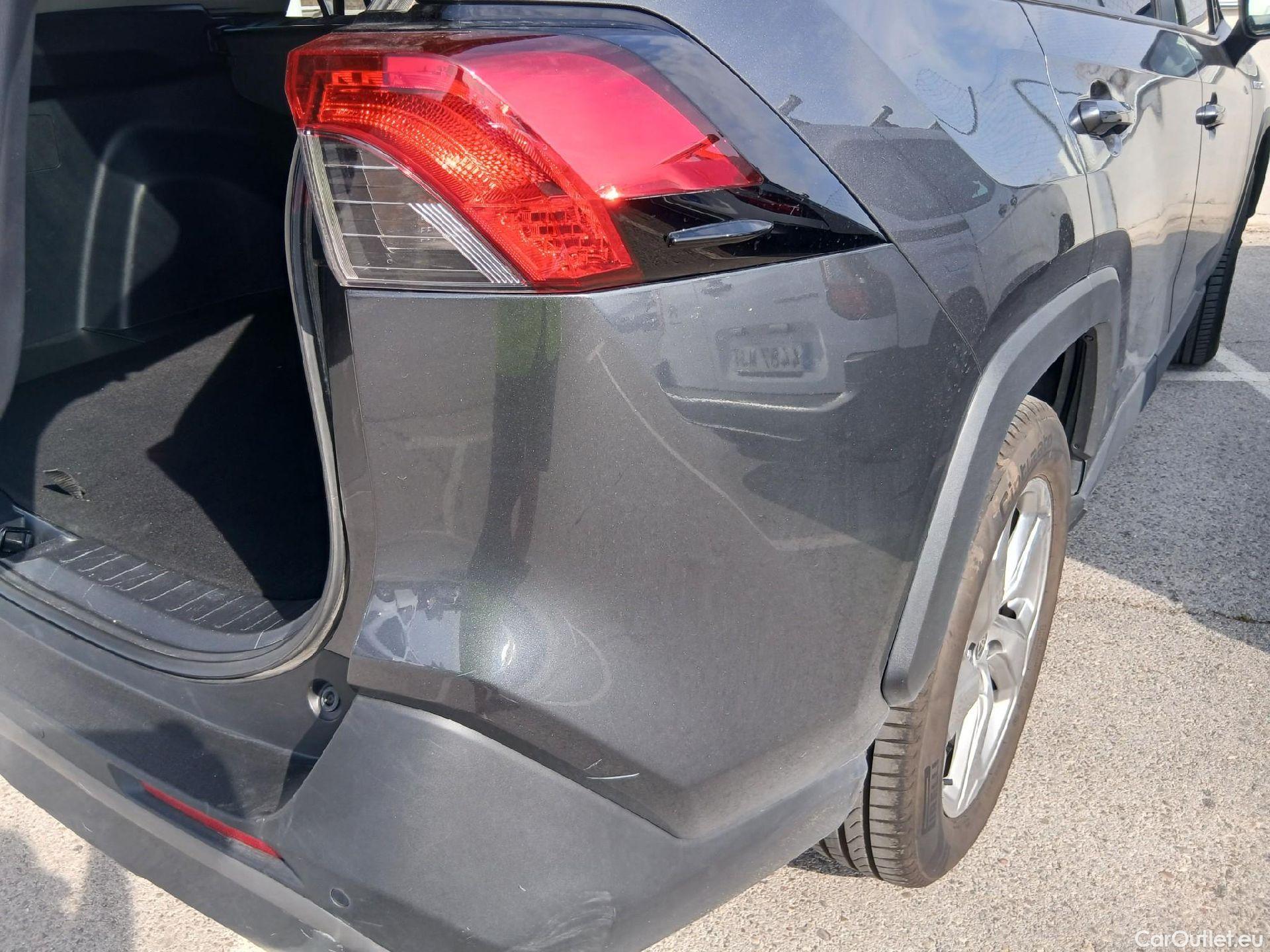  Toyota  RAV4 TOYOTA  / 2018 / 5P / todoterreno 2.5l 220H Advance Plus #38