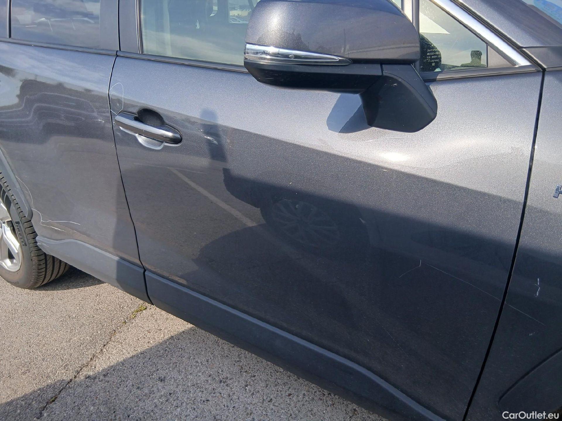  Toyota  RAV4 TOYOTA  / 2018 / 5P / todoterreno 2.5l 220H Advance Plus #47