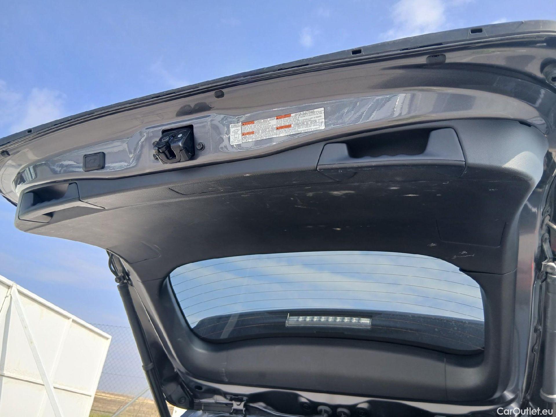  Toyota  RAV4 TOYOTA  / 2018 / 5P / todoterreno 2.5l 220H Advance Plus #34