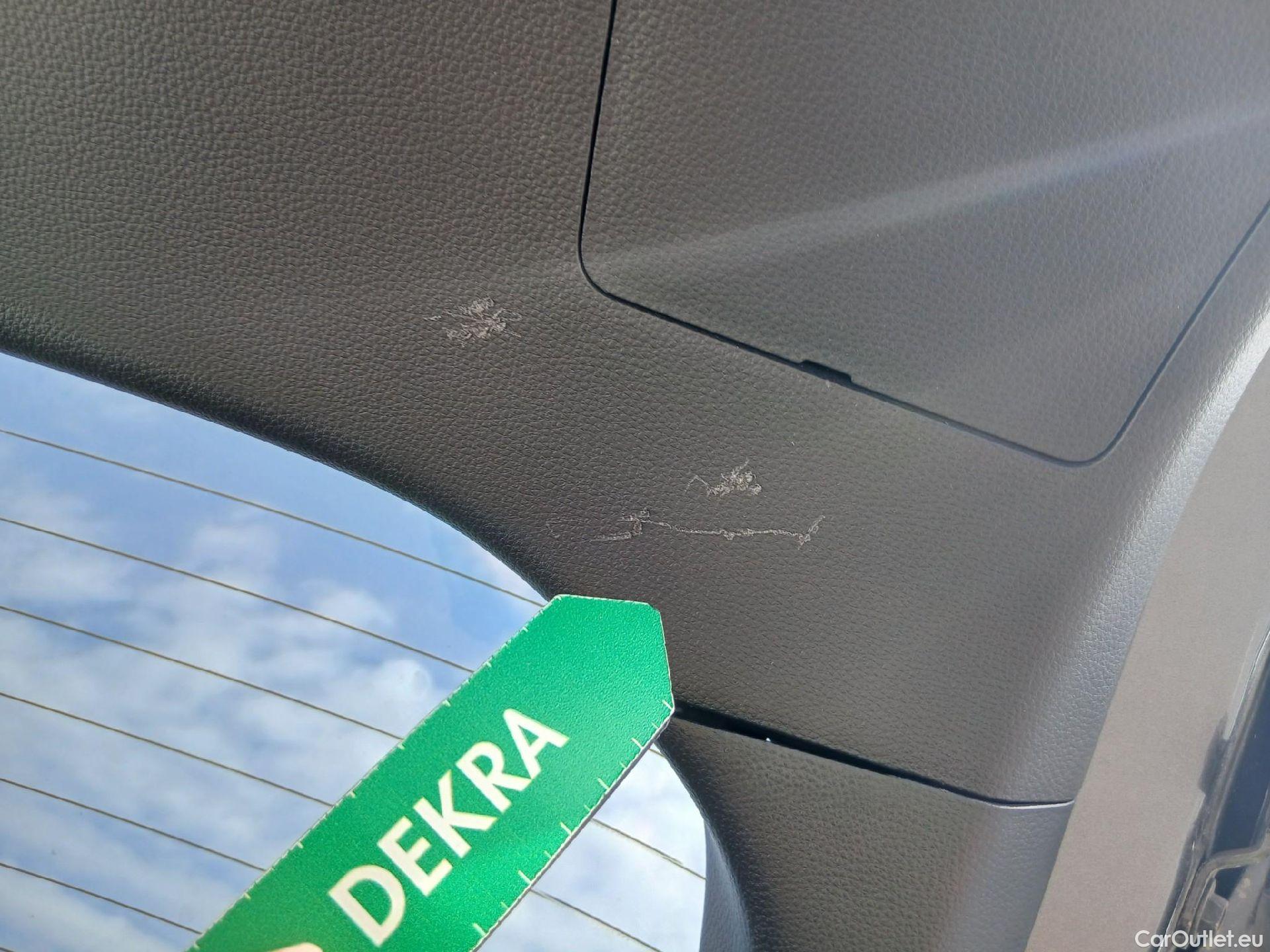  Toyota  RAV4 TOYOTA  / 2018 / 5P / todoterreno 2.5l 220H Advance Plus #33