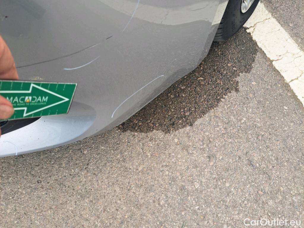  Toyota  Corolla TOYOTA  / 2019 / 5P / familiar 1.8 125H ACTIVE TECH E-CVT TOU SPORT #18